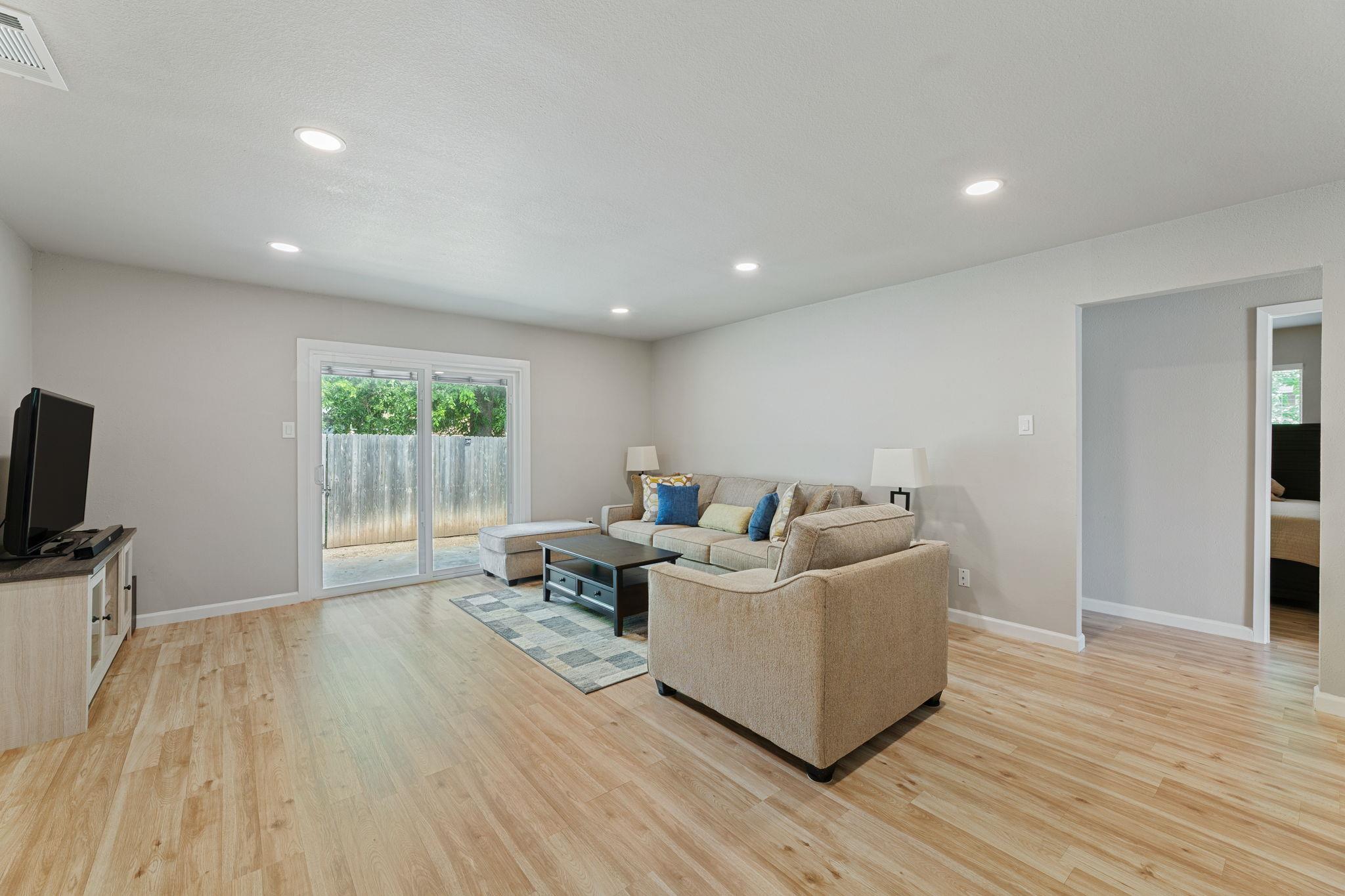 2106 Ponciana Loop, Austin, TX 78744