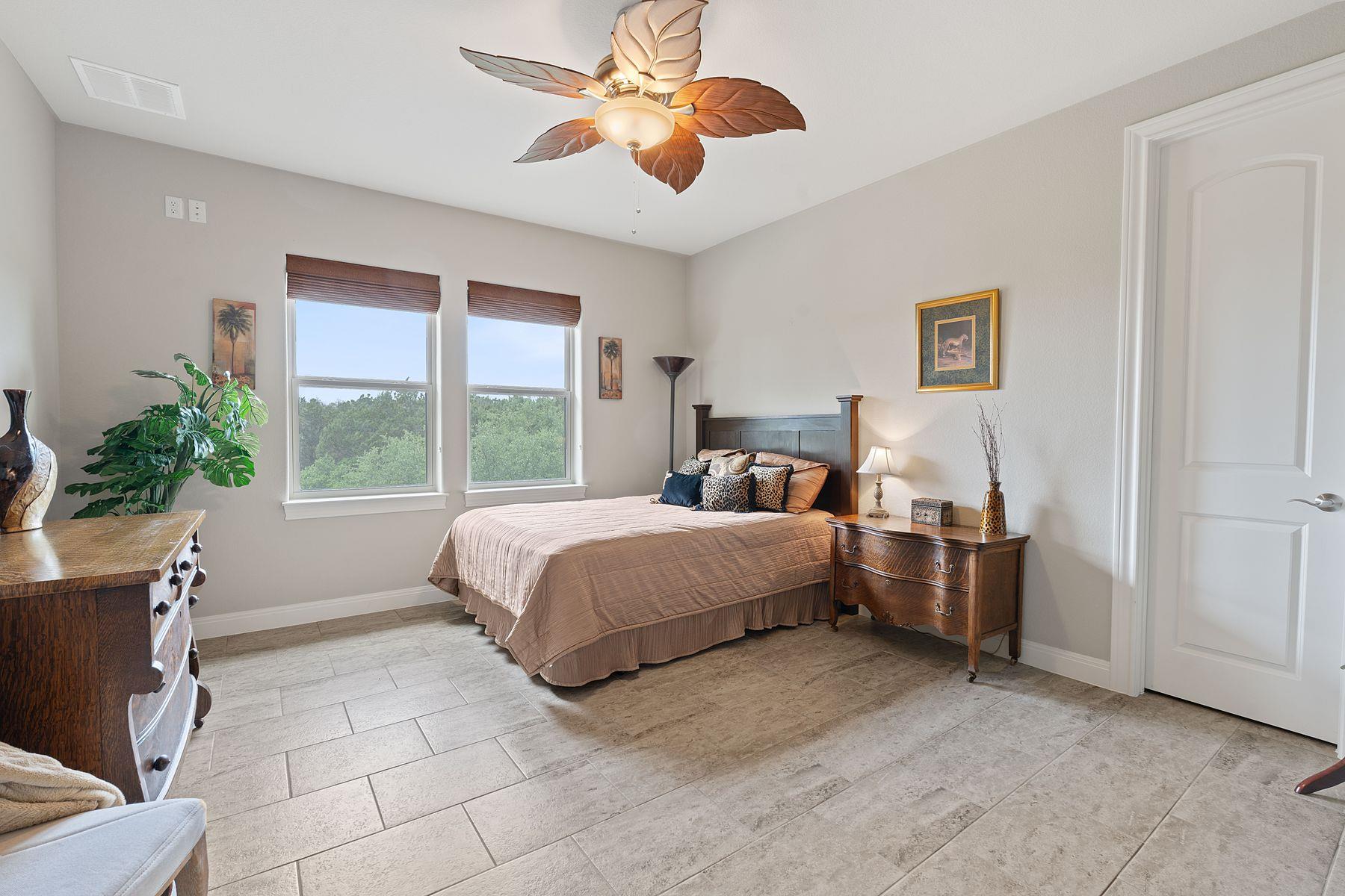 16016 Palomino Ranch Dr, Leander, TX 78641