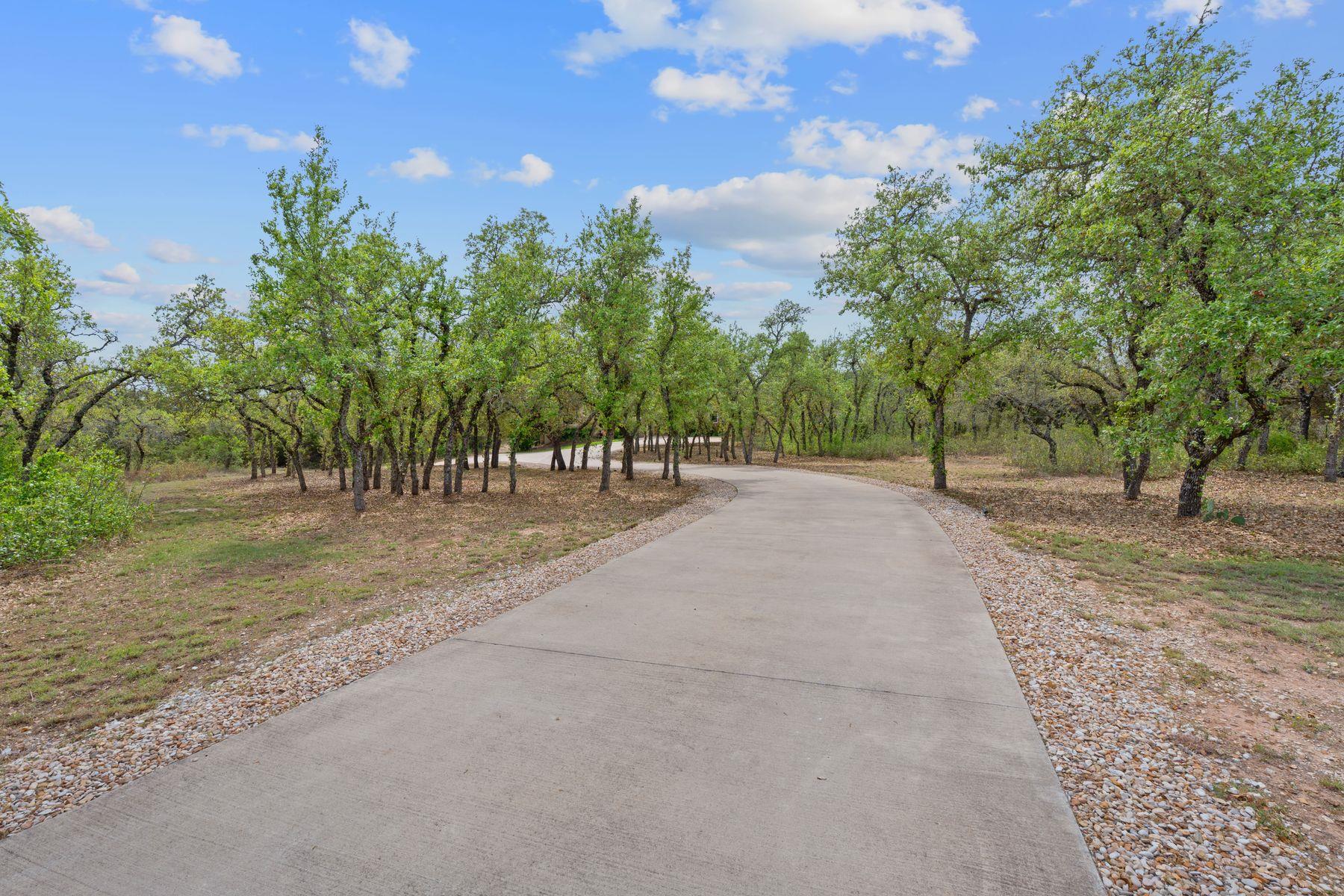 16016 Palomino Ranch Dr, Leander, TX 78641