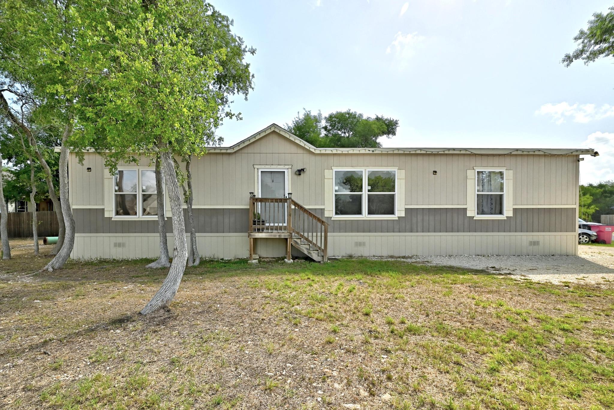 102 Pink Dahlia Dr, Dale, TX 78616