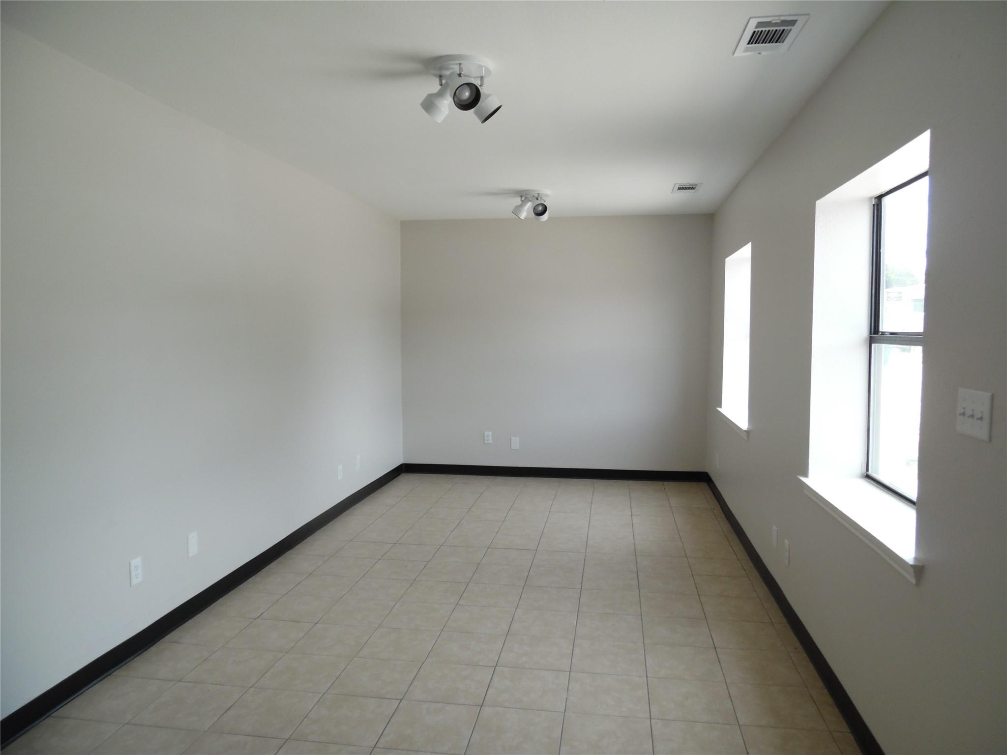 907 Sagebrush Dr, Austin, TX 78758
