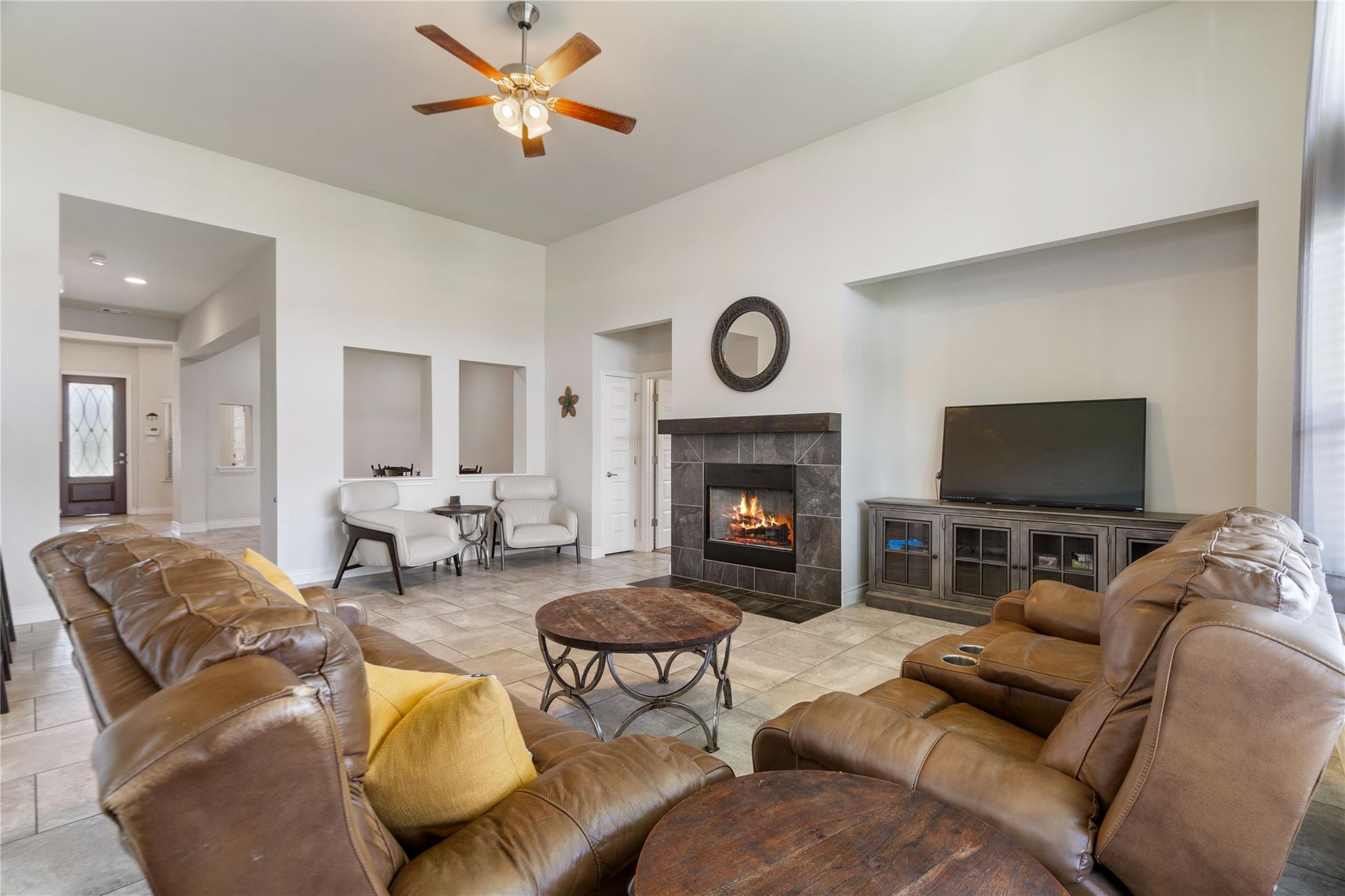 136 W Highfield St, Hutto, TX 78634