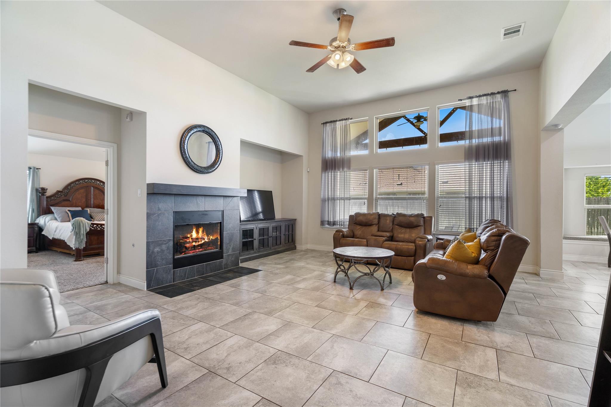 136 W Highfield St, Hutto, TX 78634