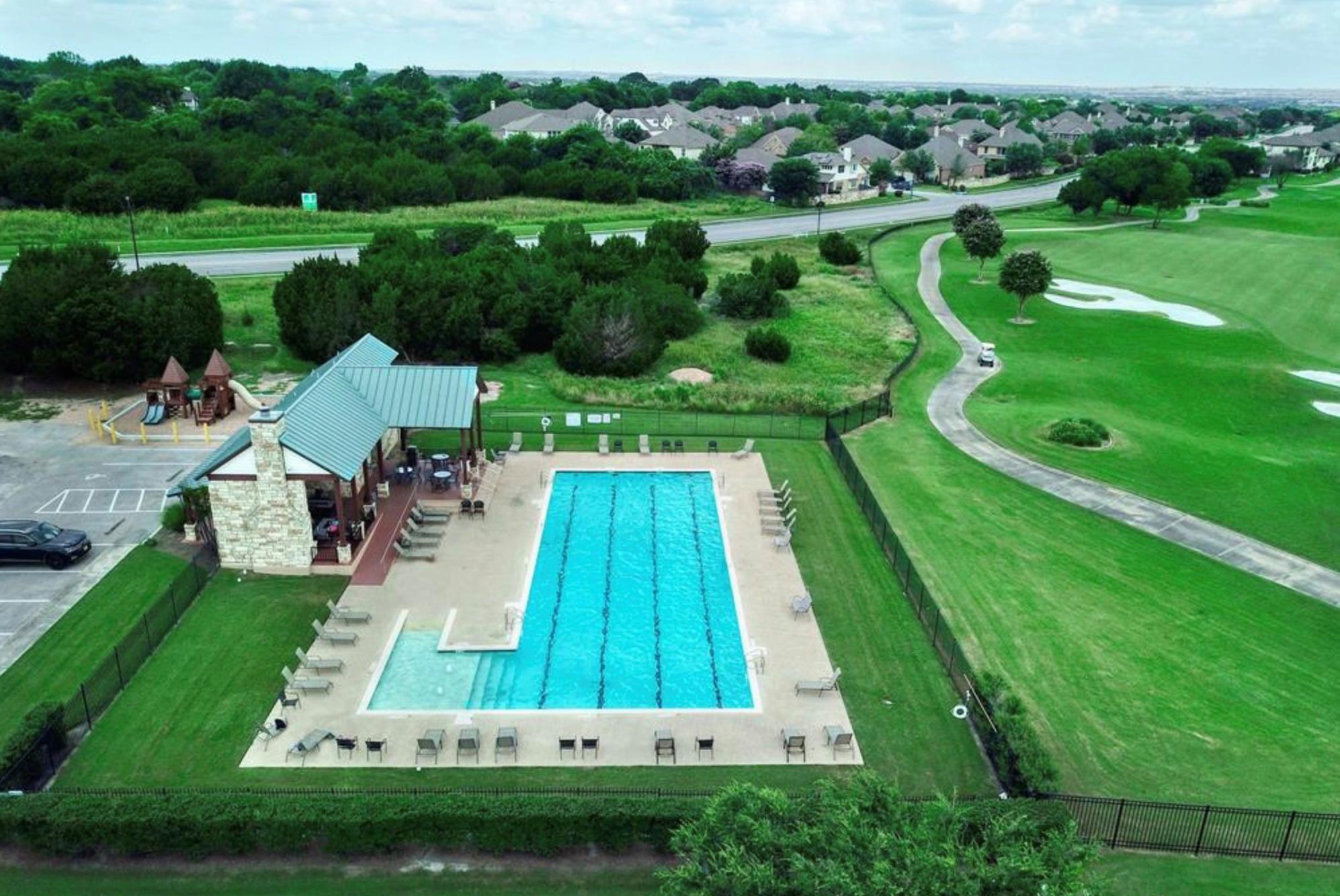 136 W Highfield St, Hutto, TX 78634