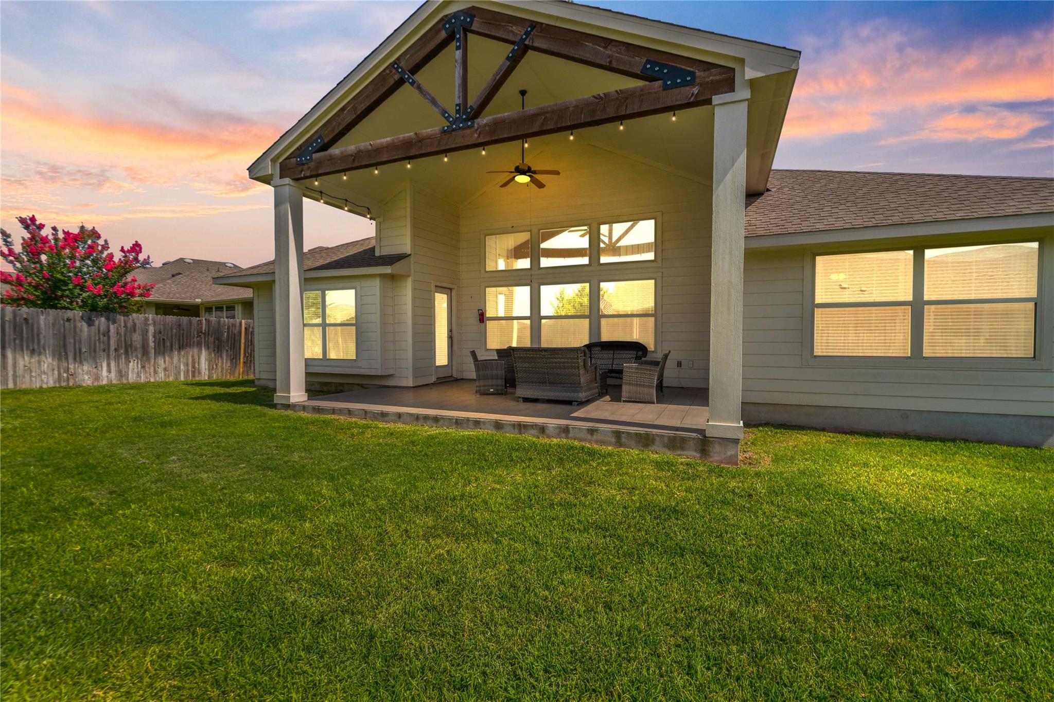 136 W Highfield St, Hutto, TX 78634