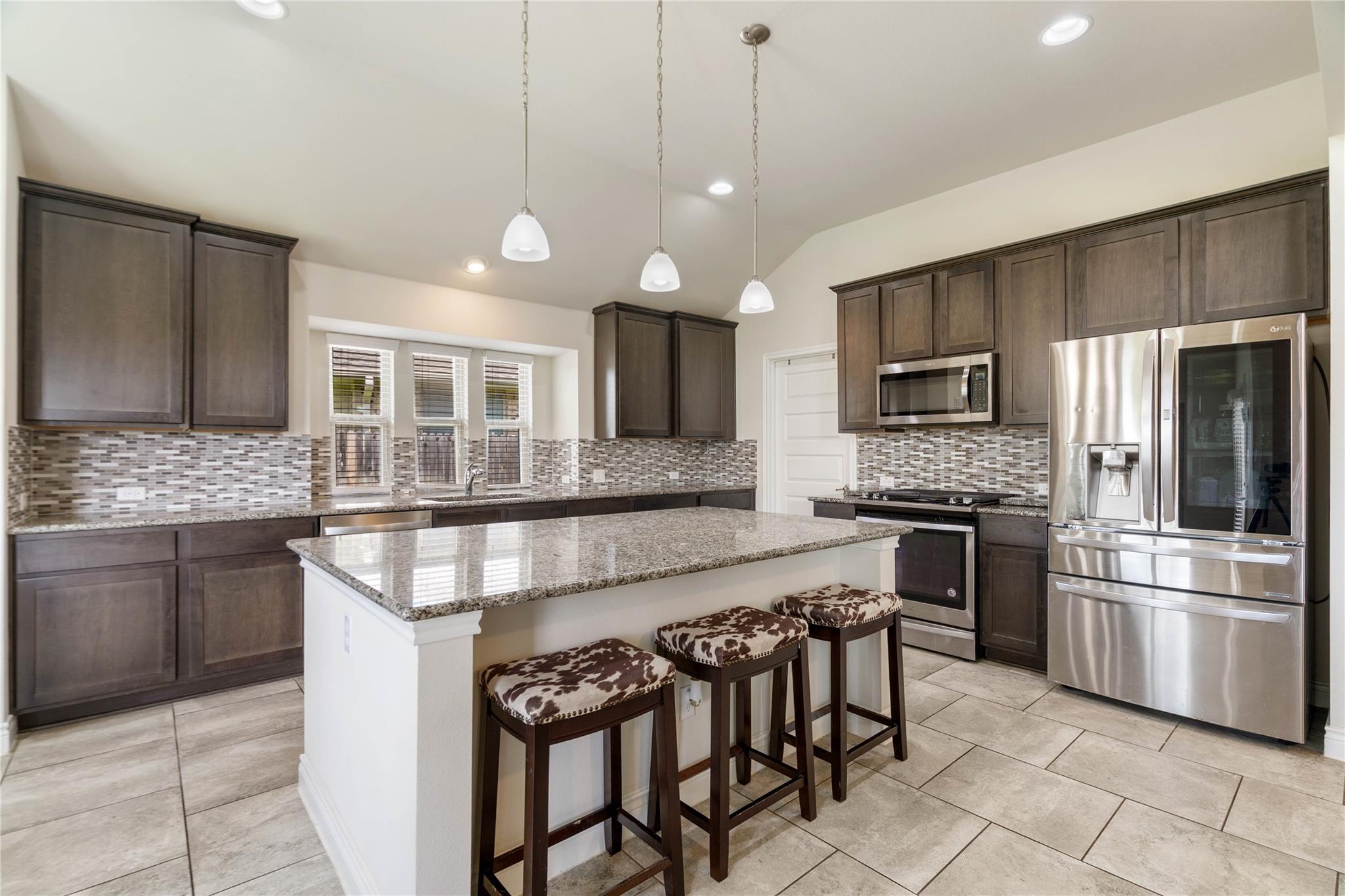 136 W Highfield St, Hutto, TX 78634