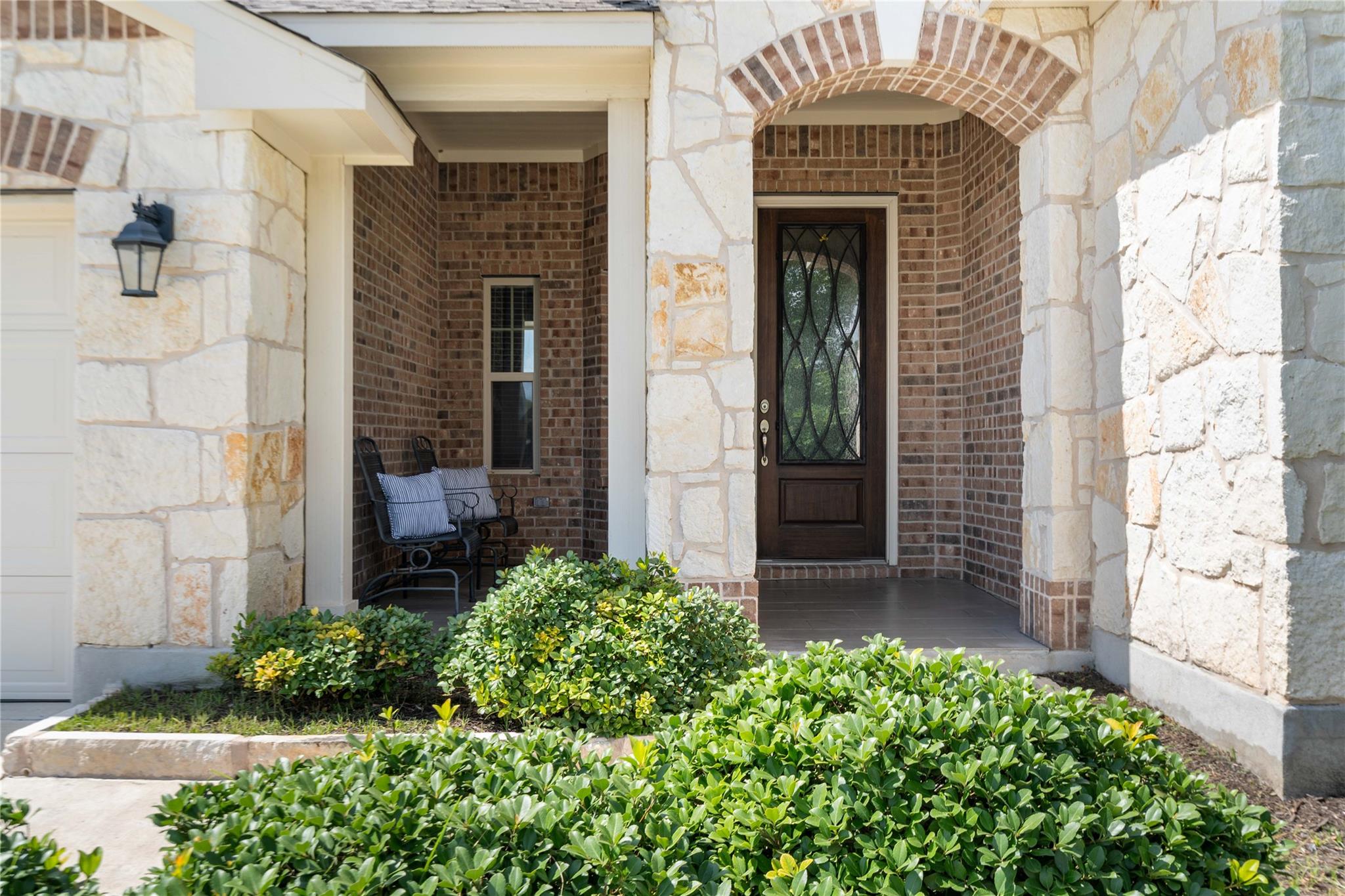 136 W Highfield St, Hutto, TX 78634
