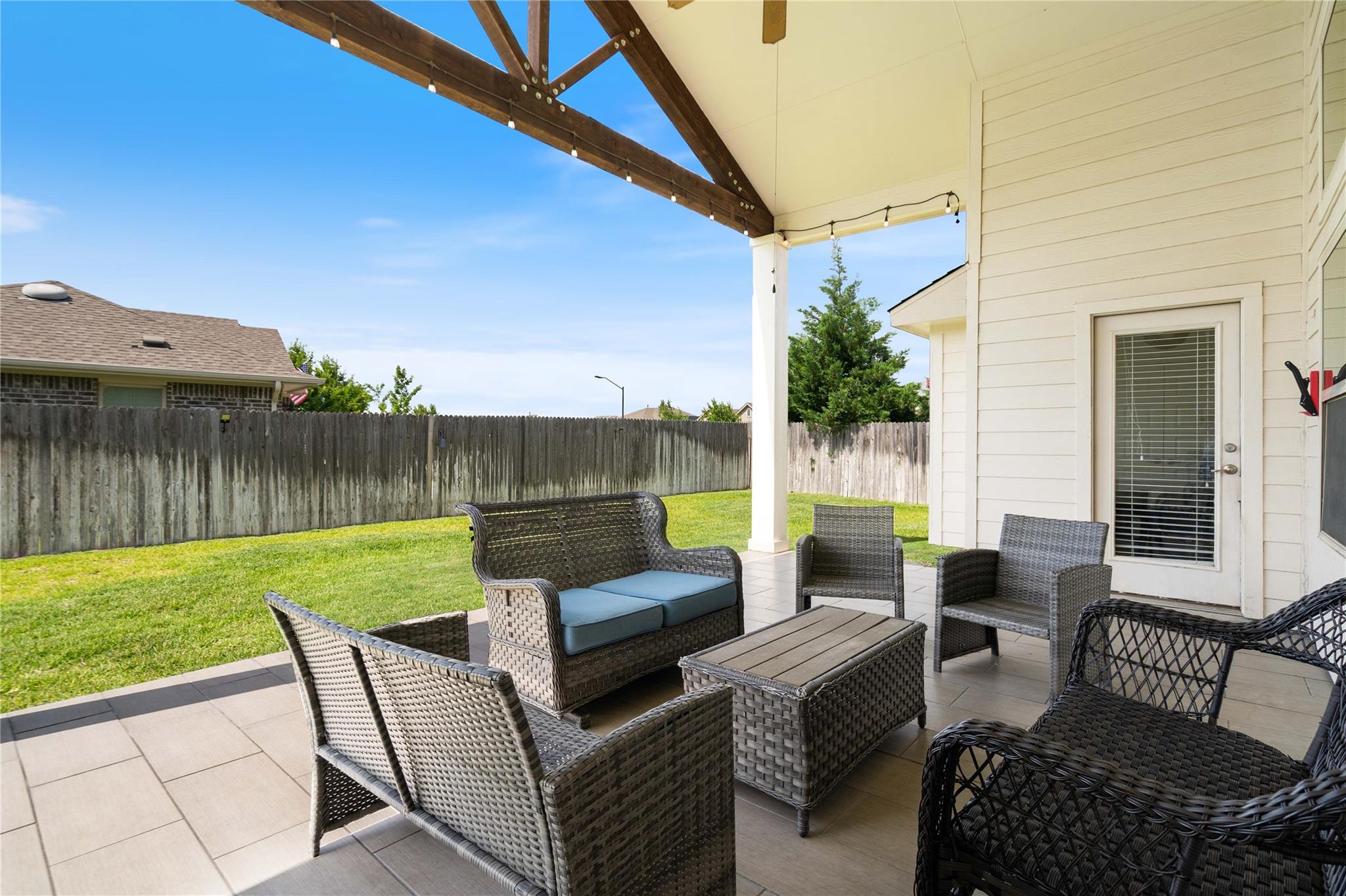 136 W Highfield St, Hutto, TX 78634