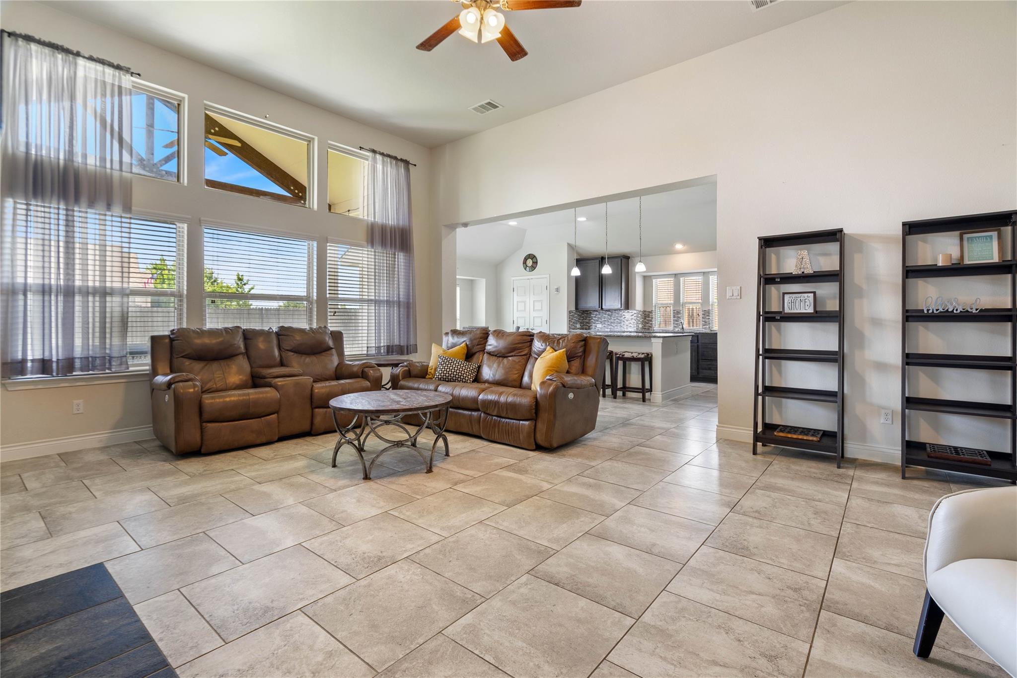 136 W Highfield St, Hutto, TX 78634