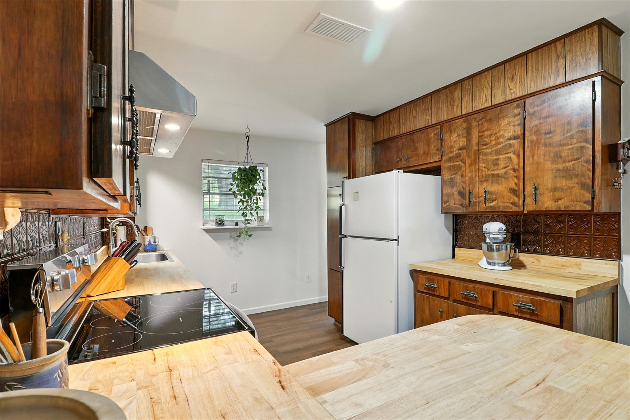 2415 W Fm 2147 W, Horseshoe Bay, TX 78657
