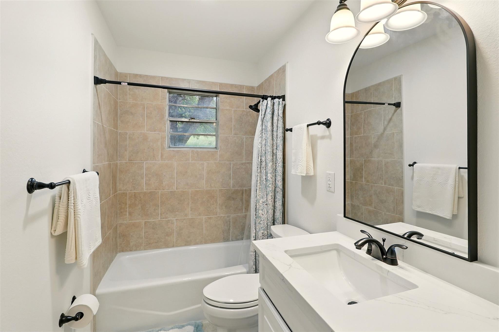 2415 W Fm 2147 W, Horseshoe Bay, TX 78657