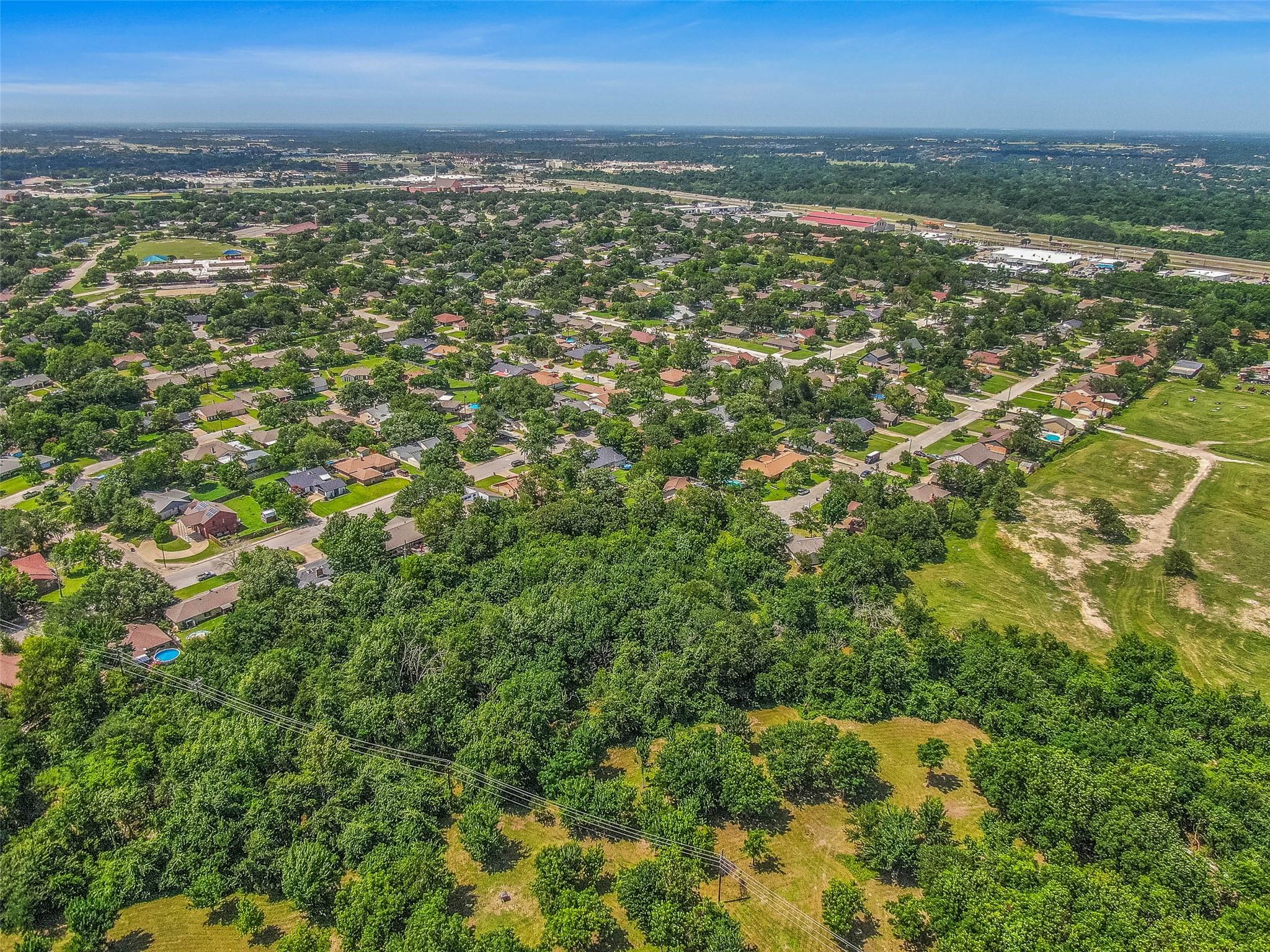 3814 Valley Oaks Dr, Bryan, TX 77802