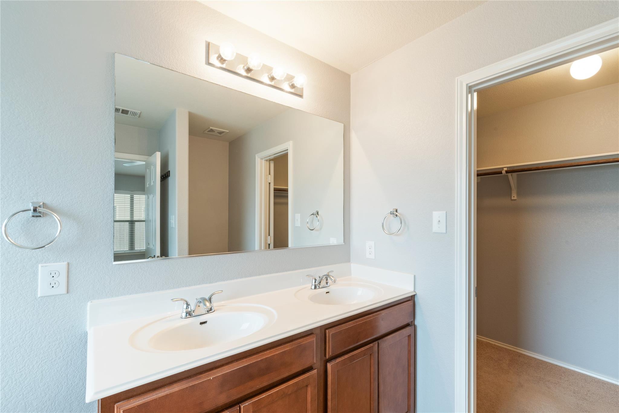 174 Barn Owl Loop # 1, Leander, TX 78641