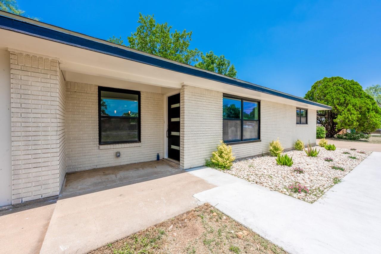 106 Heron, Highland Haven, TX 78654