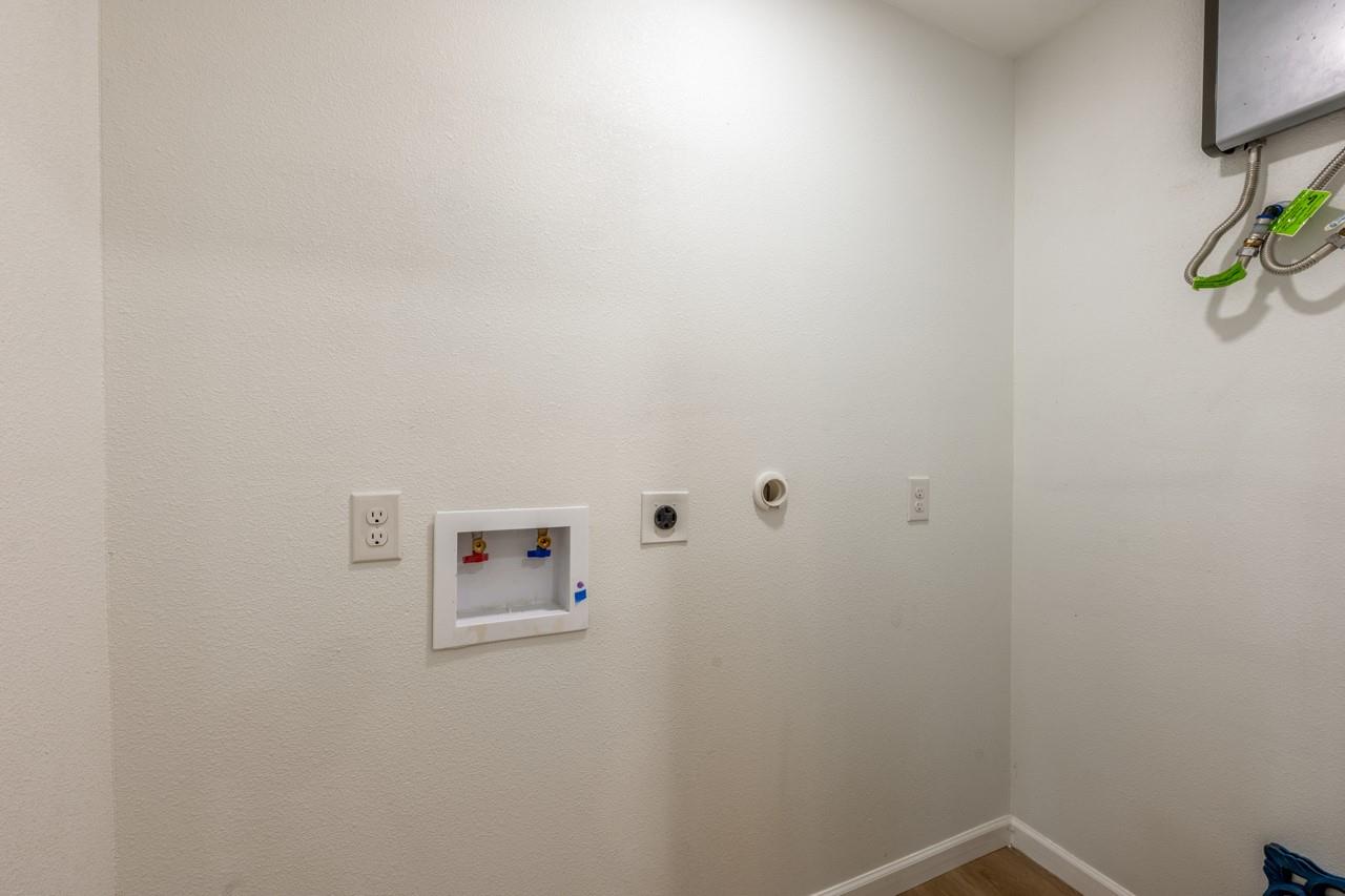 106 Heron, Highland Haven, TX 78654