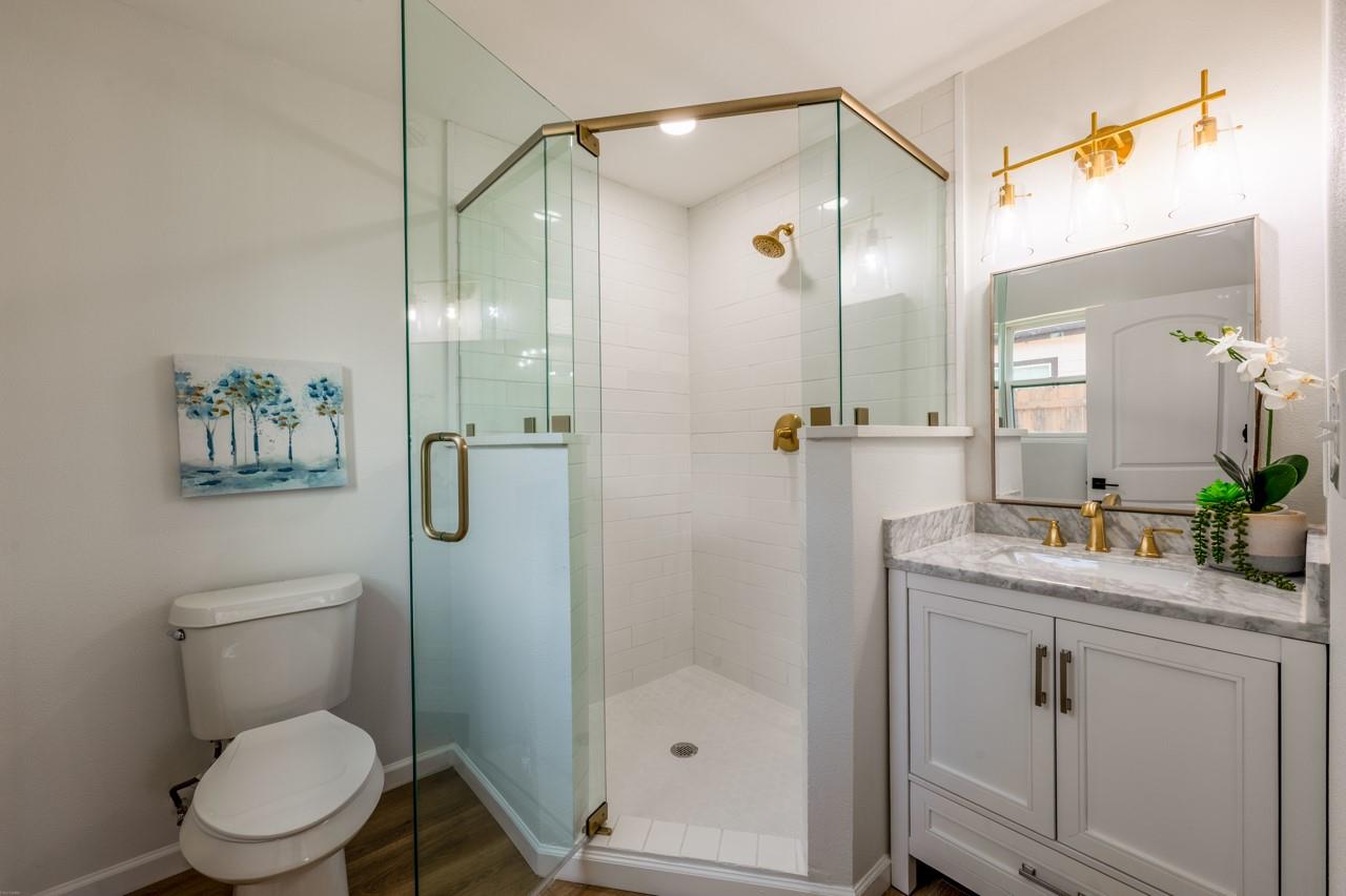 106 Heron, Highland Haven, TX 78654