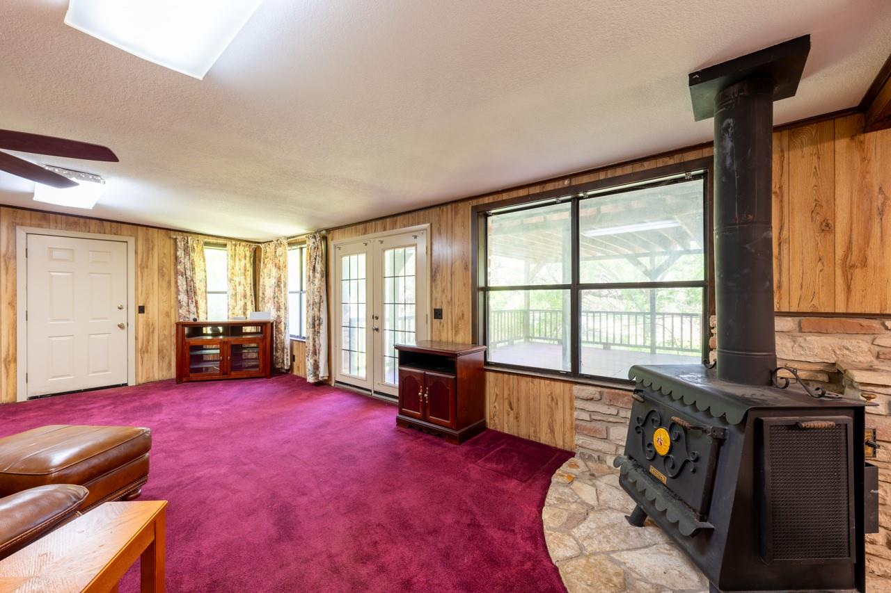 417 CR 136A, Kingsland, TX 78639