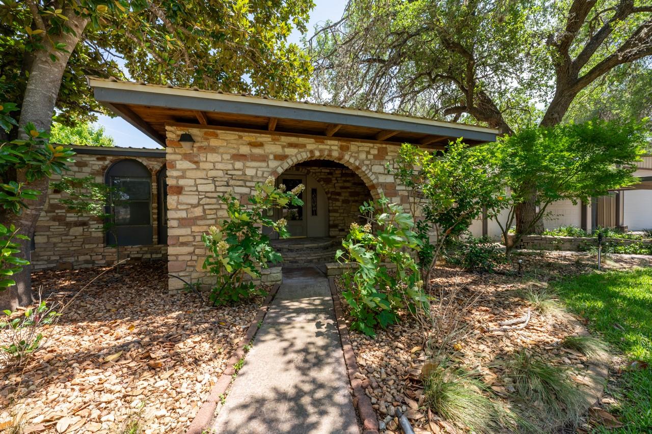 417 CR 136A, Kingsland, TX 78639