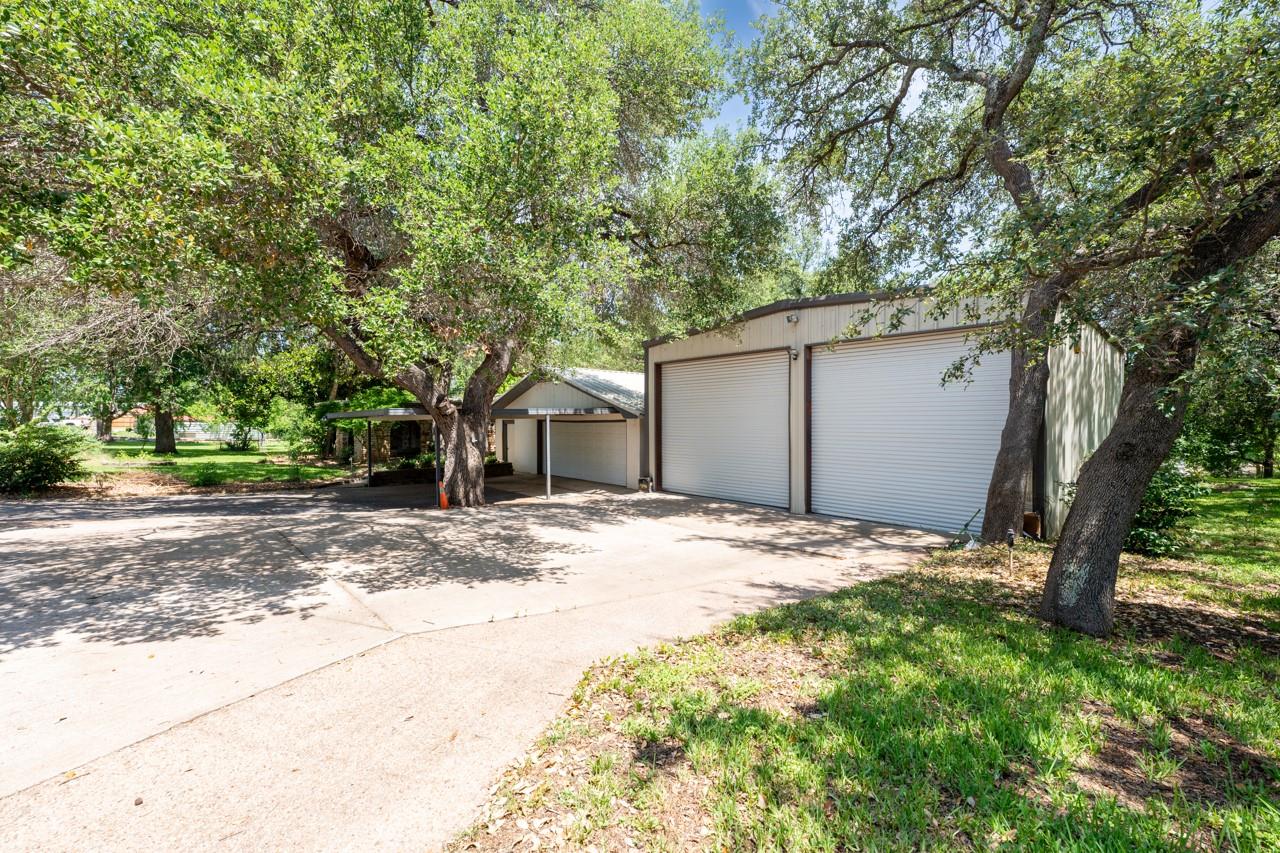 417 CR 136A, Kingsland, TX 78639