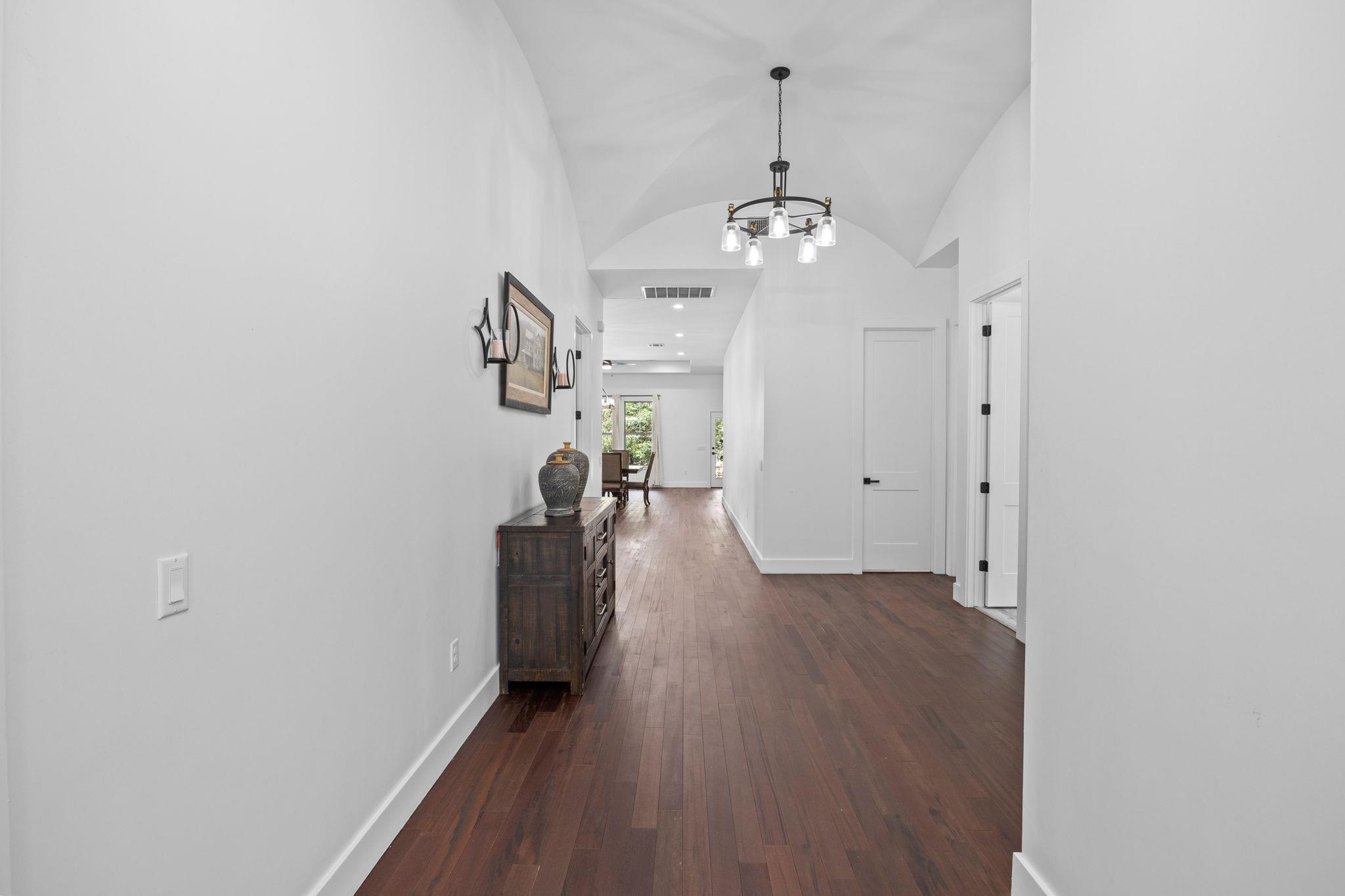 390 RIDDLE Rd, Cedar Creek, TX 78612