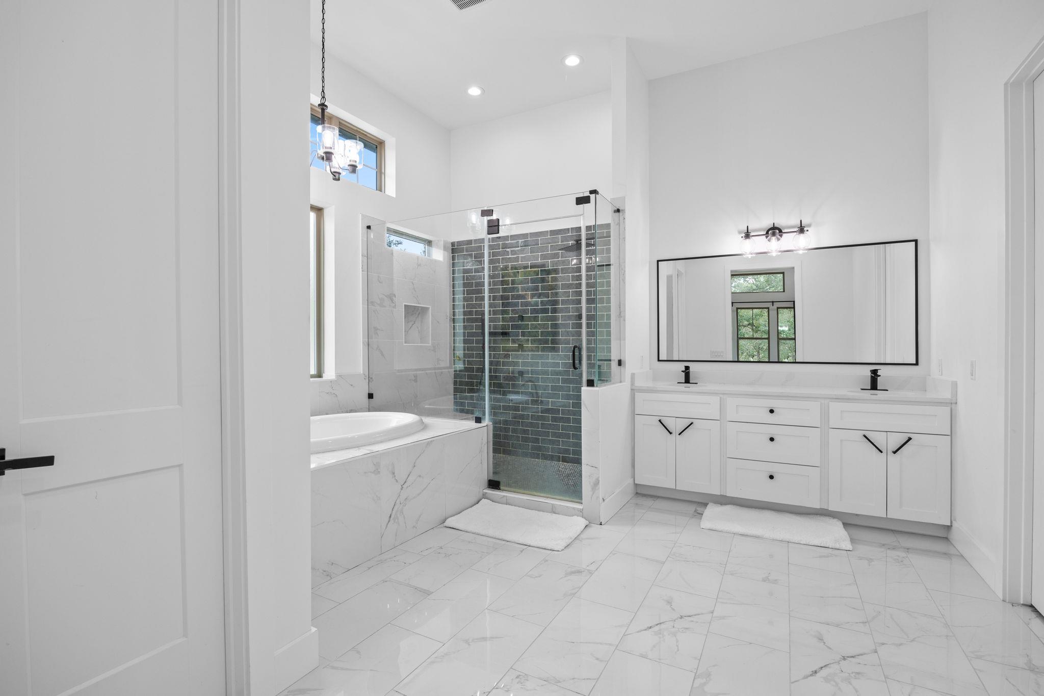 390 RIDDLE Rd, Cedar Creek, TX 78612
