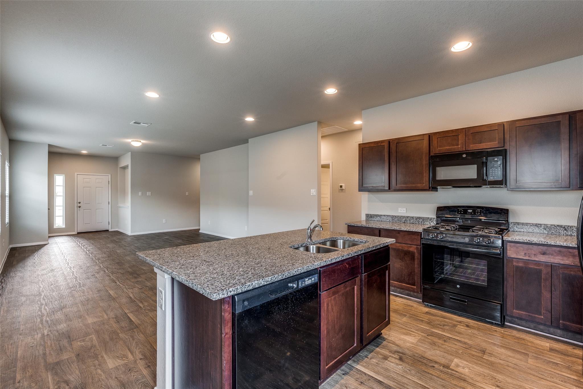 140 Thunder Oak St, San Marcos, TX 78666