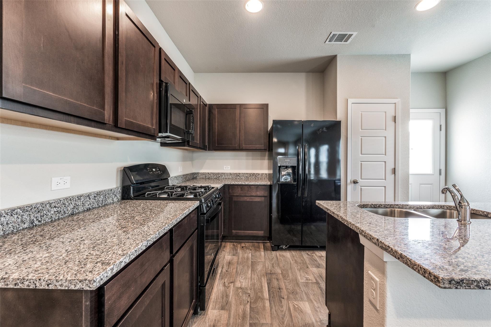 140 Thunder Oak St, San Marcos, TX 78666