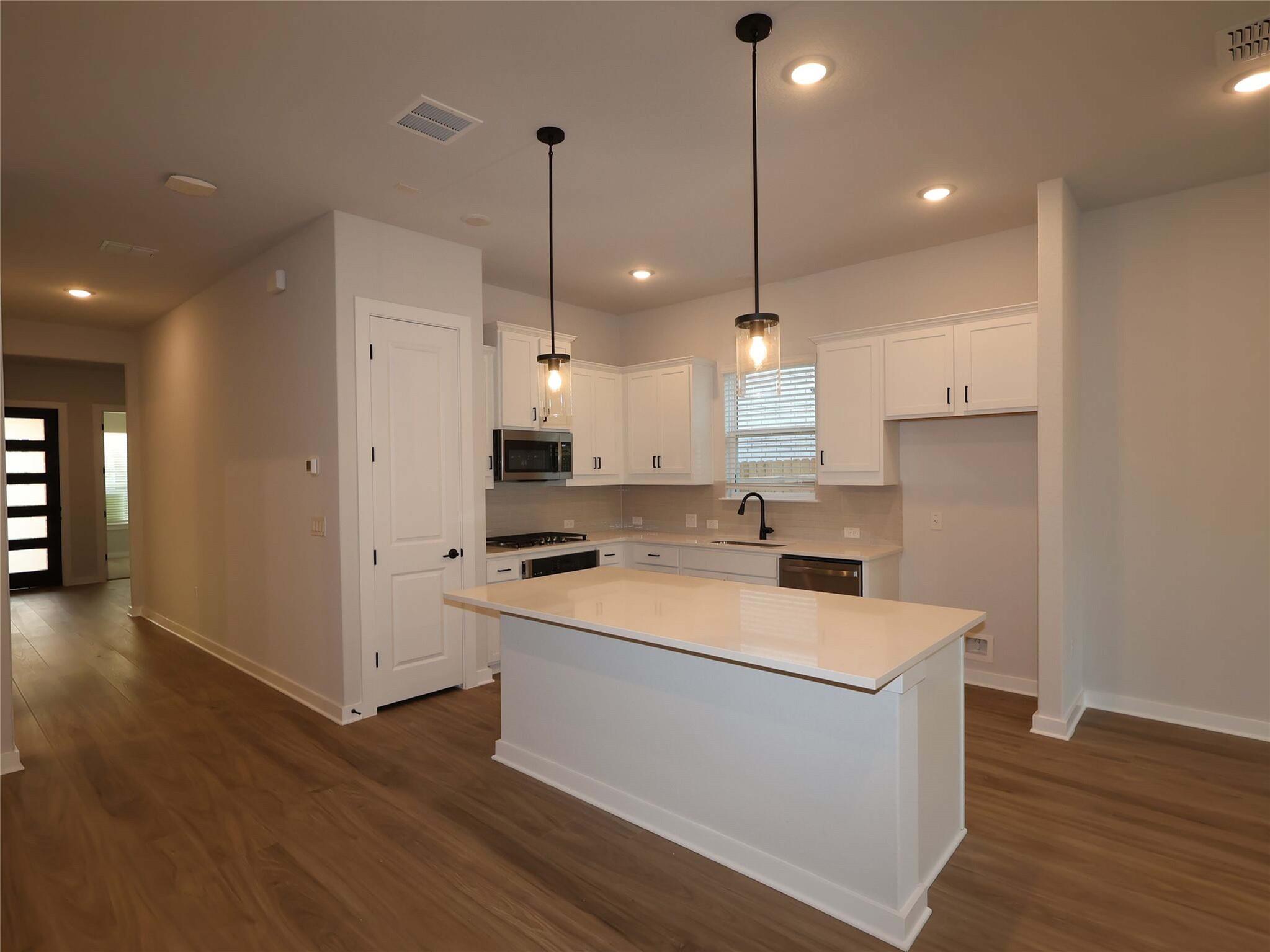 900 Beaverton Dr, Leander, TX 78641