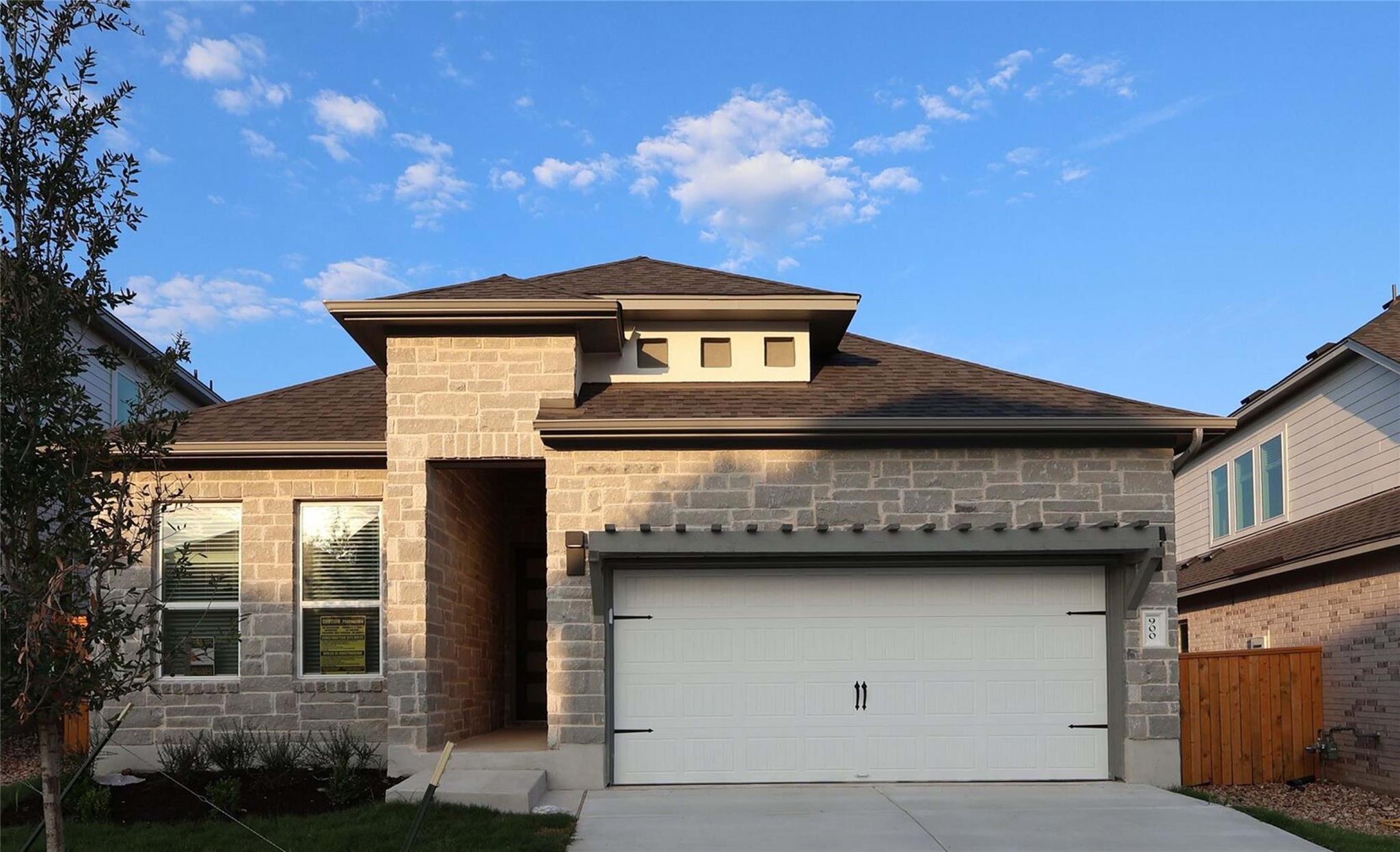 900 Beaverton Dr, Leander, TX 78641