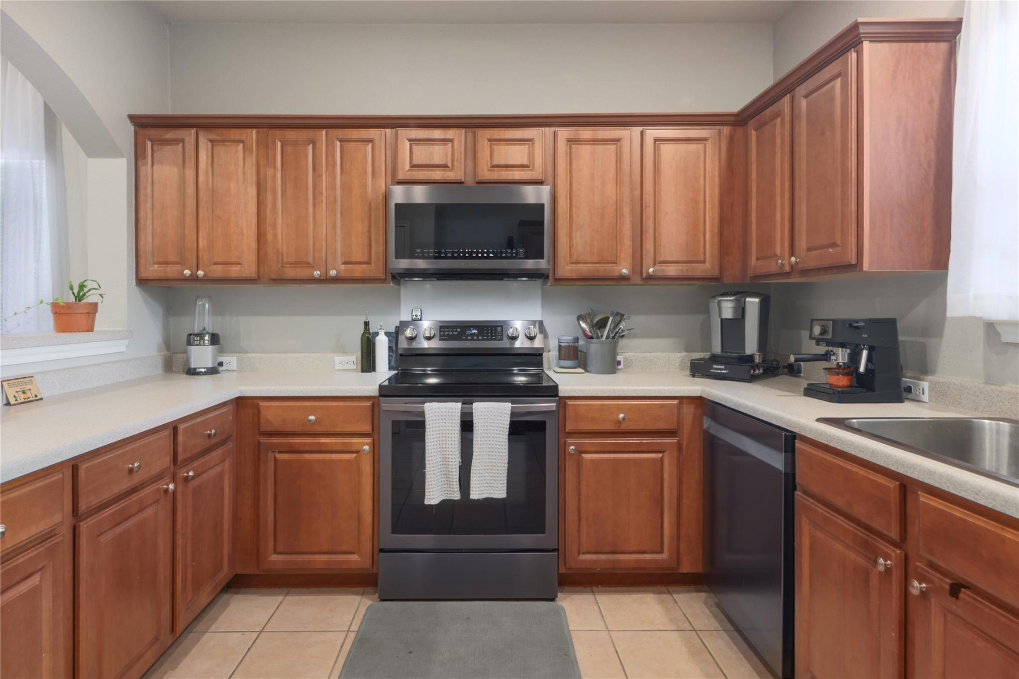 9213 Brents Elm Dr, Austin, TX 78744