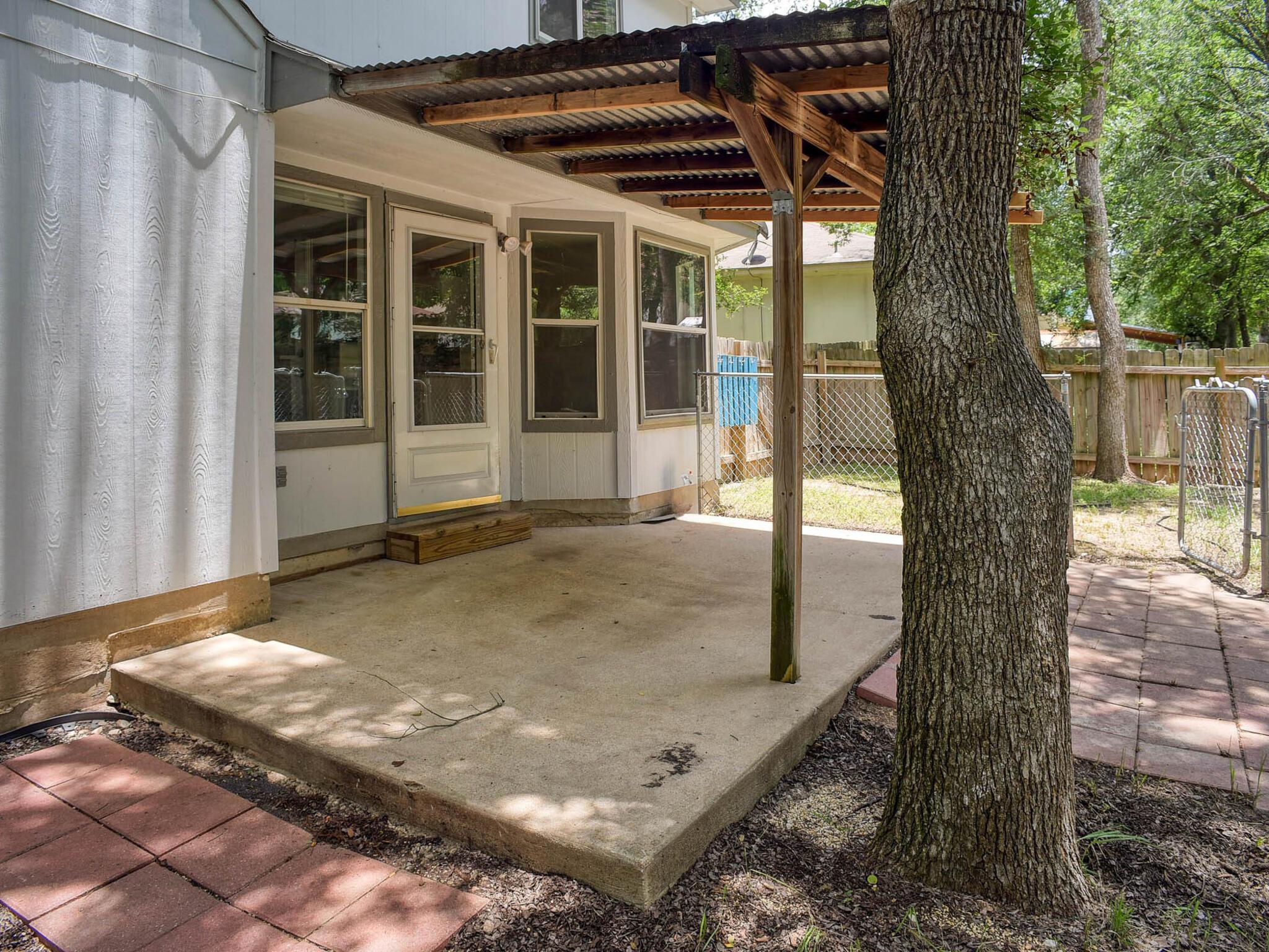 117 High Point Blvd, Cedar Creek, TX 78612