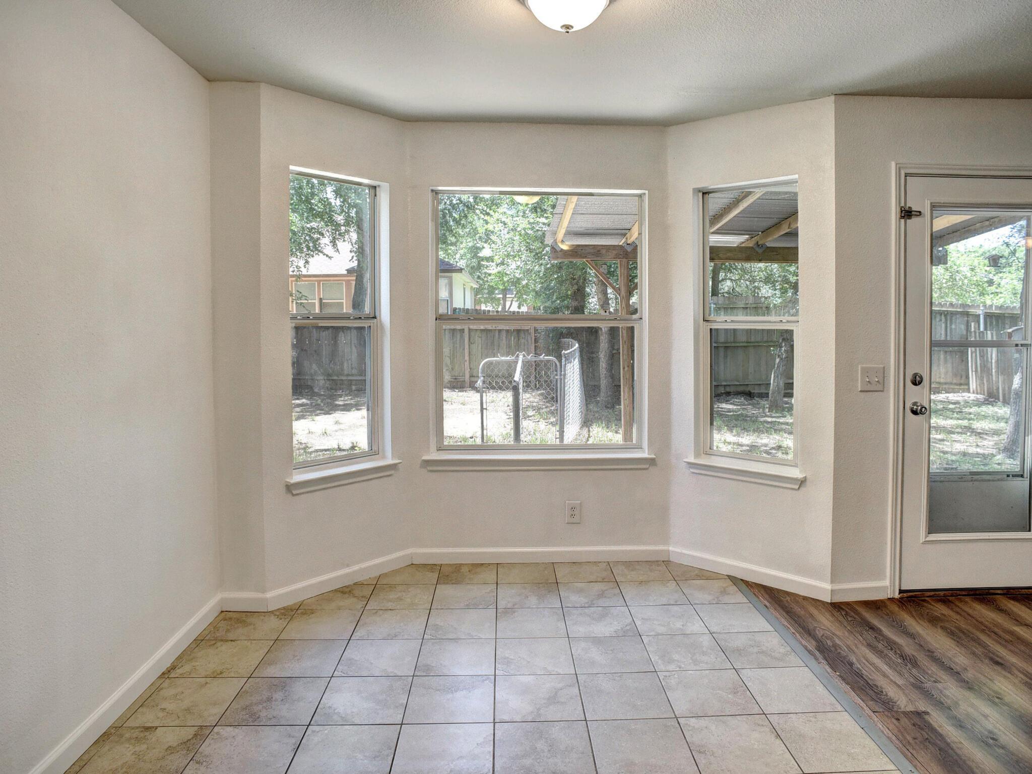 117 High Point Blvd, Cedar Creek, TX 78612