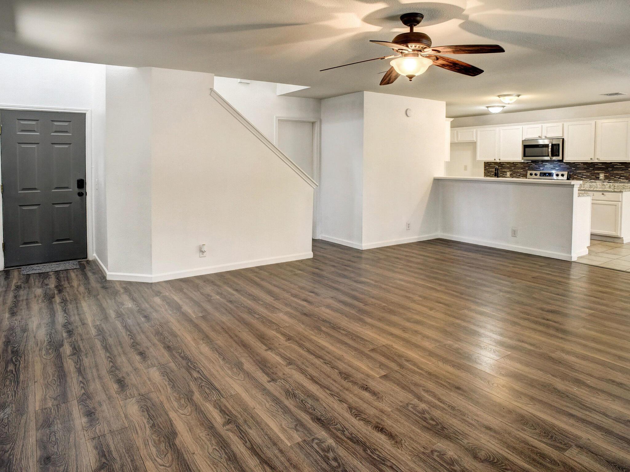 117 High Point Blvd, Cedar Creek, TX 78612