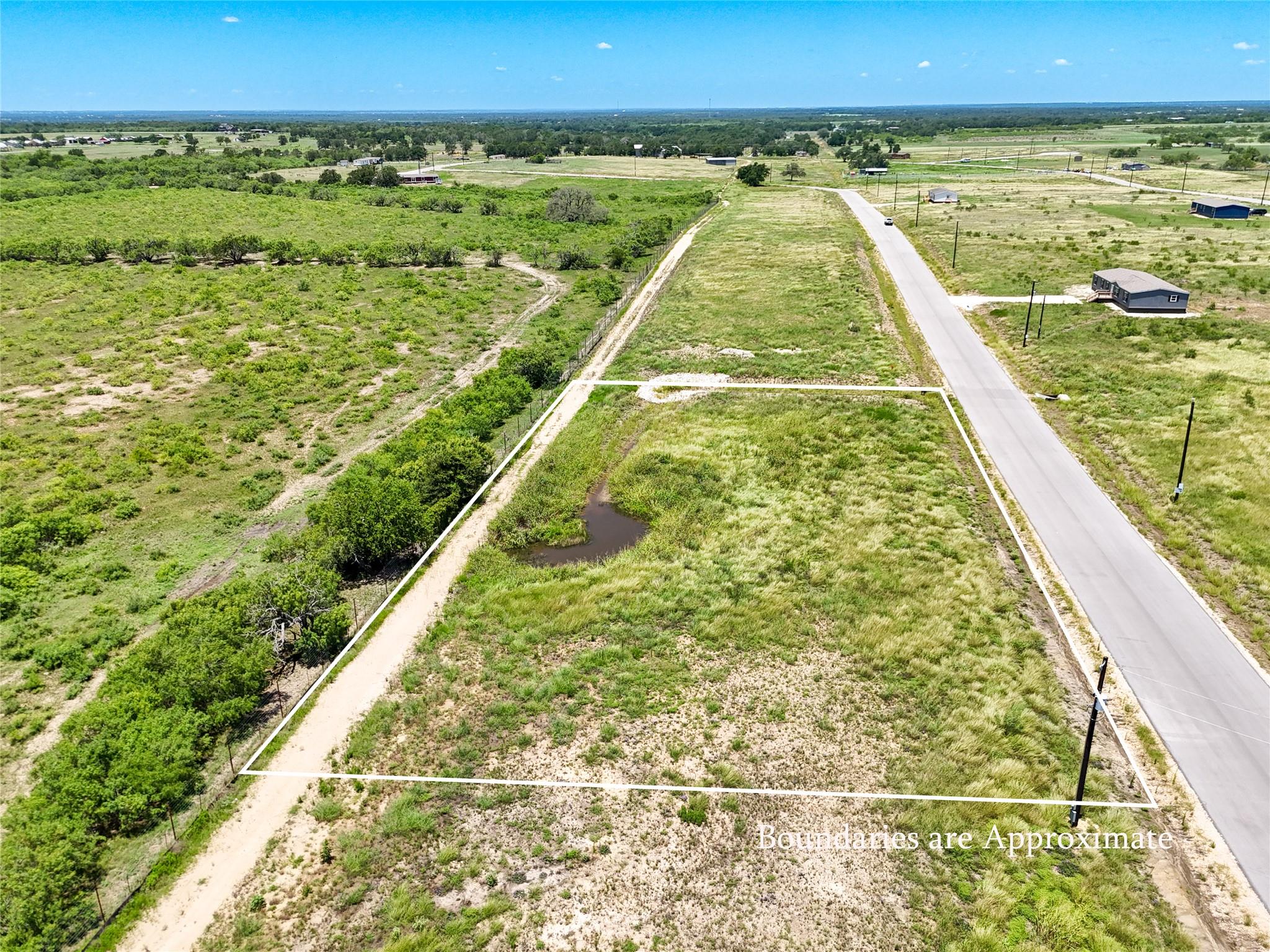 167 Beckham Dr, Dale, TX 78616