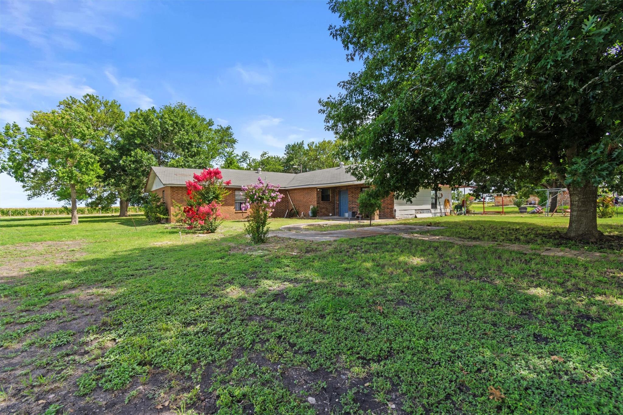 2080 Allison Rd, Martindale, TX 78655