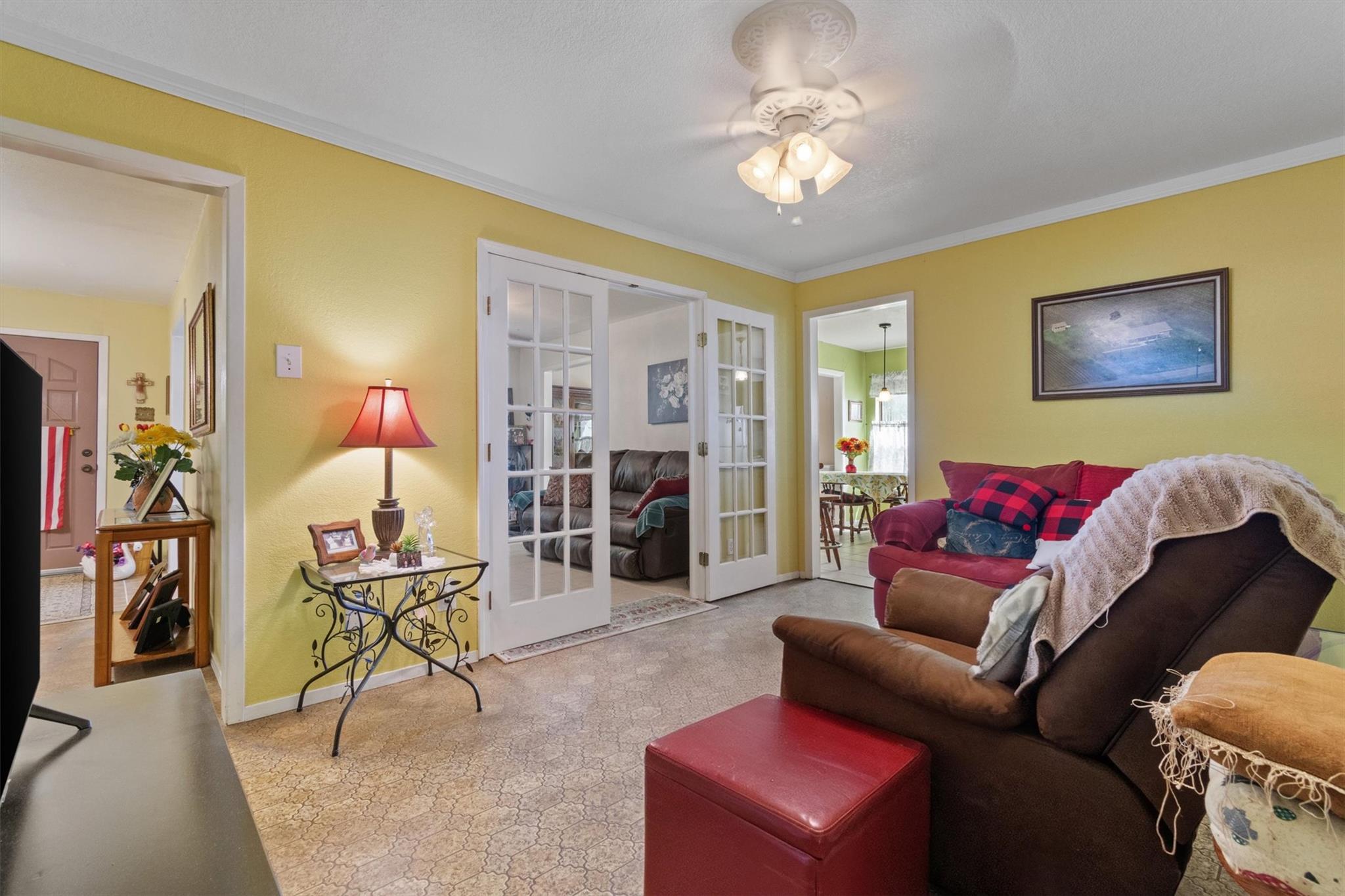 2080 Allison Rd, Martindale, TX 78655