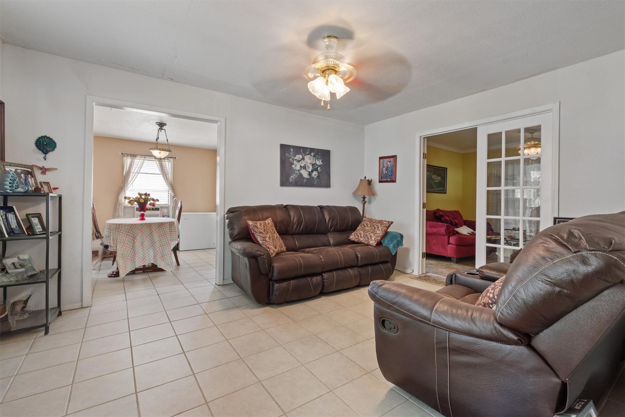 2080 Allison Rd, Martindale, TX 78655