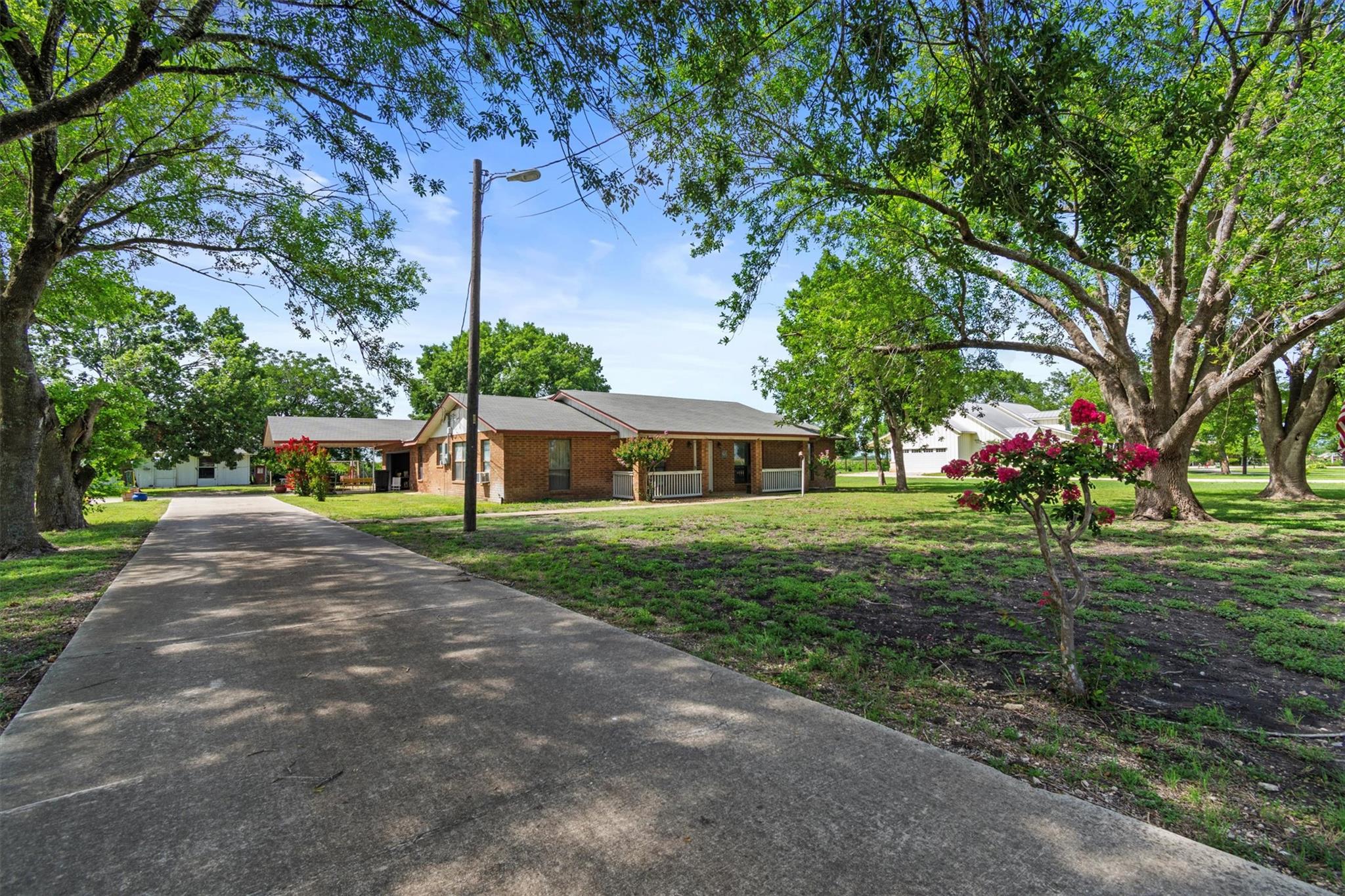 2080 Allison Rd, Martindale, TX 78655