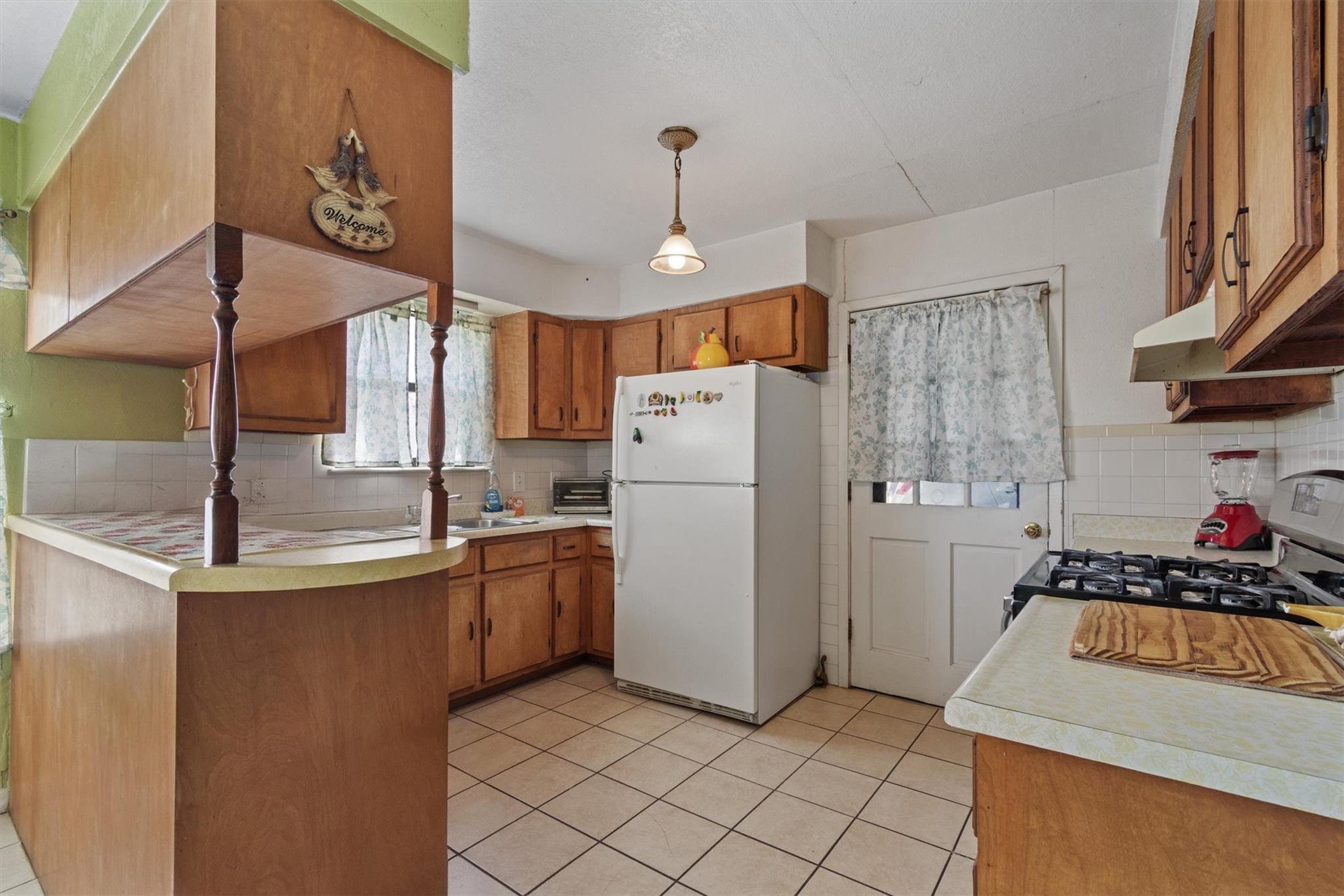 2080 Allison Rd, Martindale, TX 78655