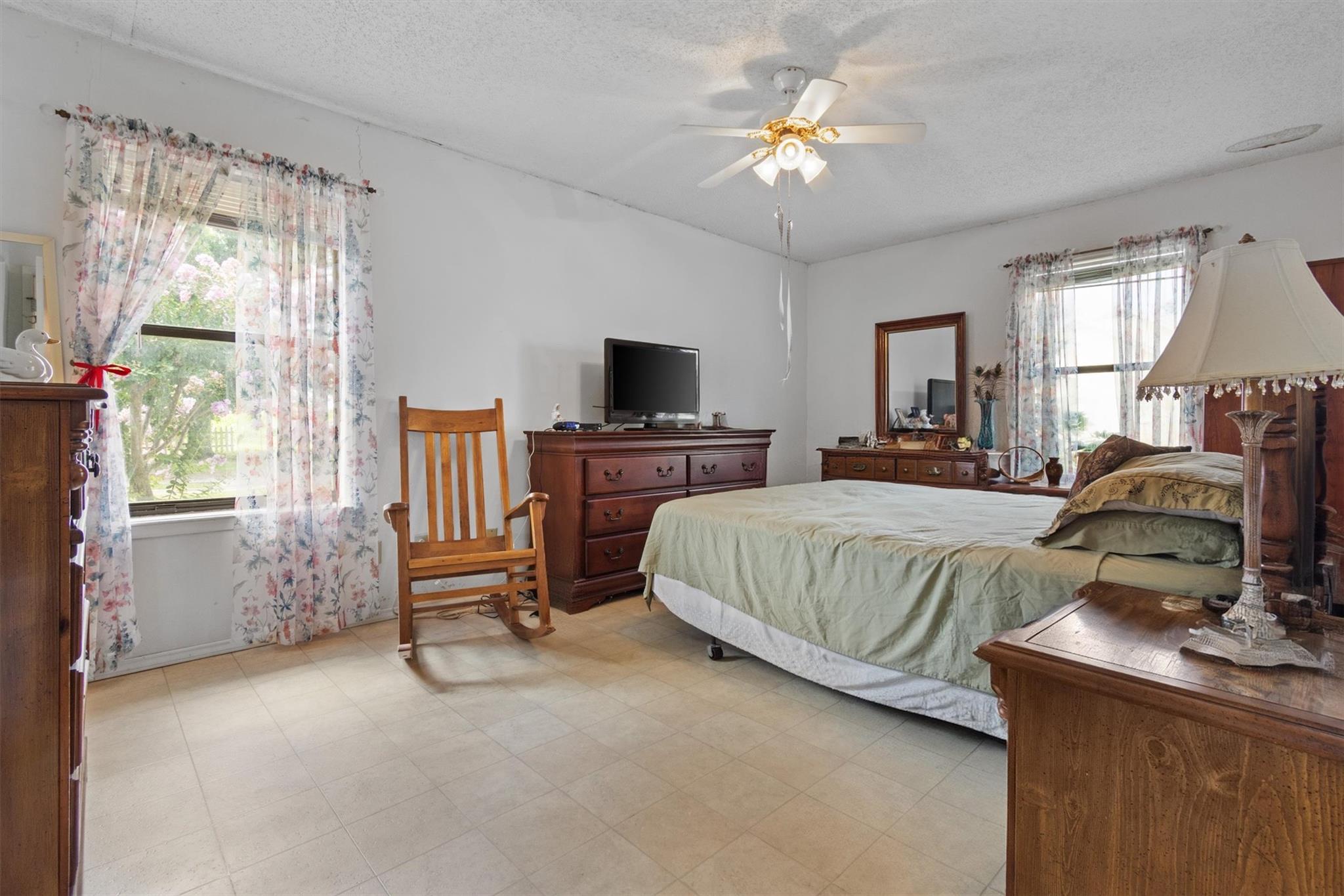 2080 Allison Rd, Martindale, TX 78655