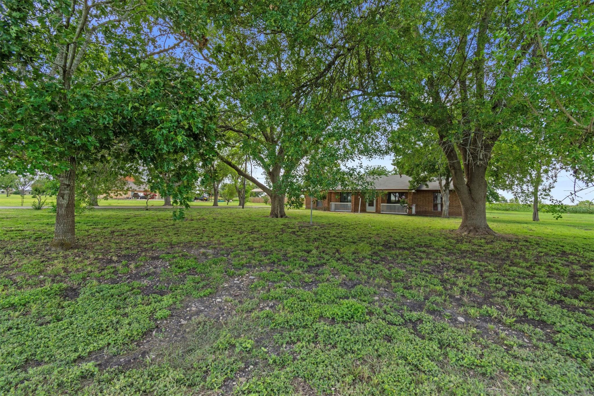 2080 Allison Rd, Martindale, TX 78655