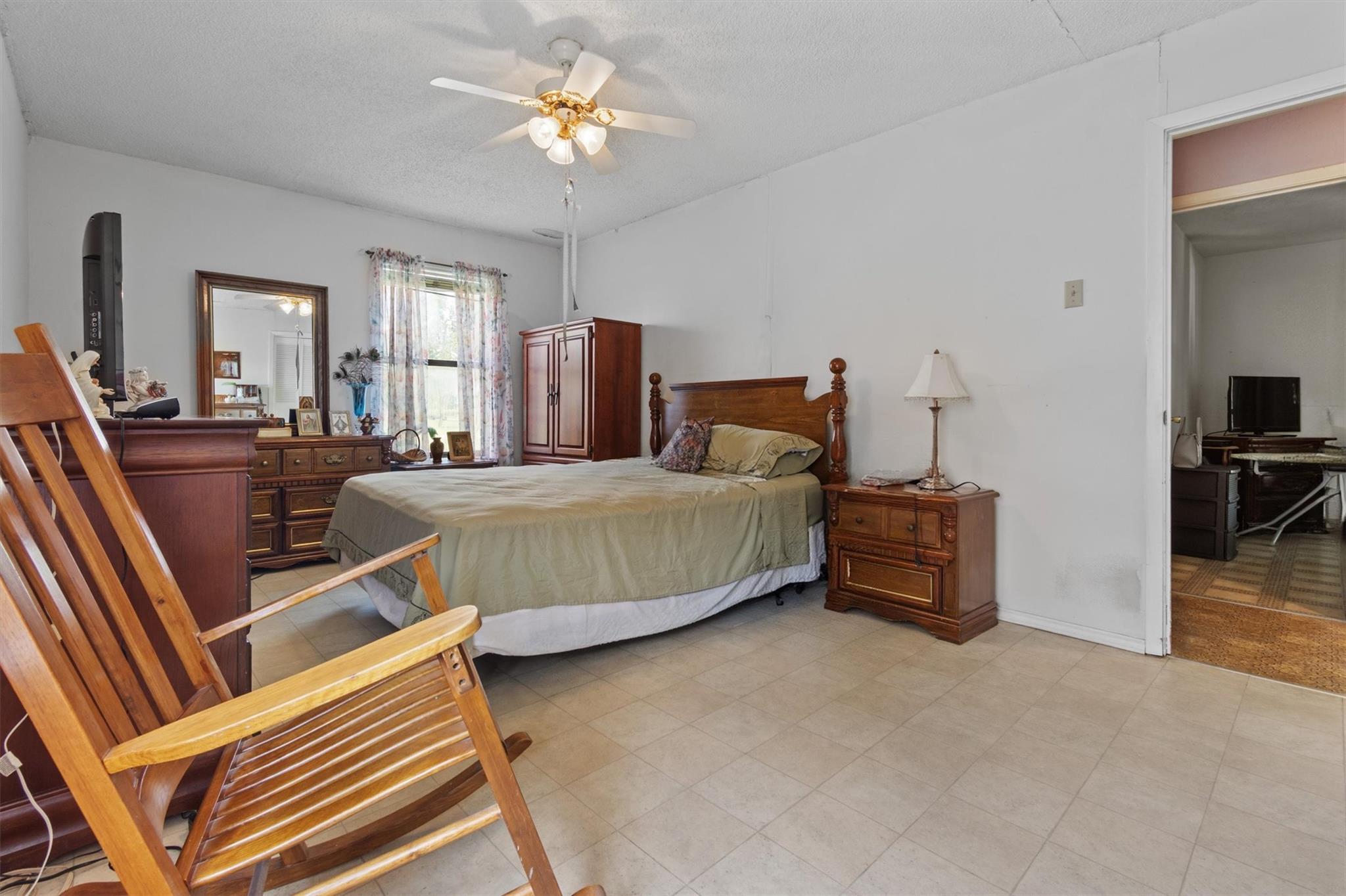 2080 Allison Rd, Martindale, TX 78655