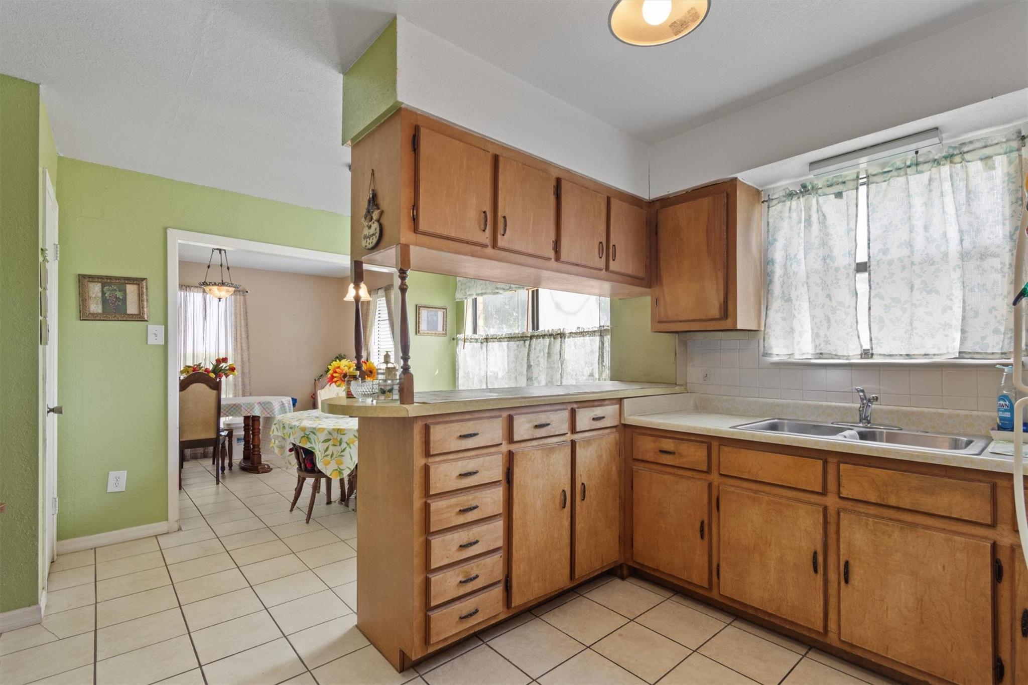 2080 Allison Rd, Martindale, TX 78655