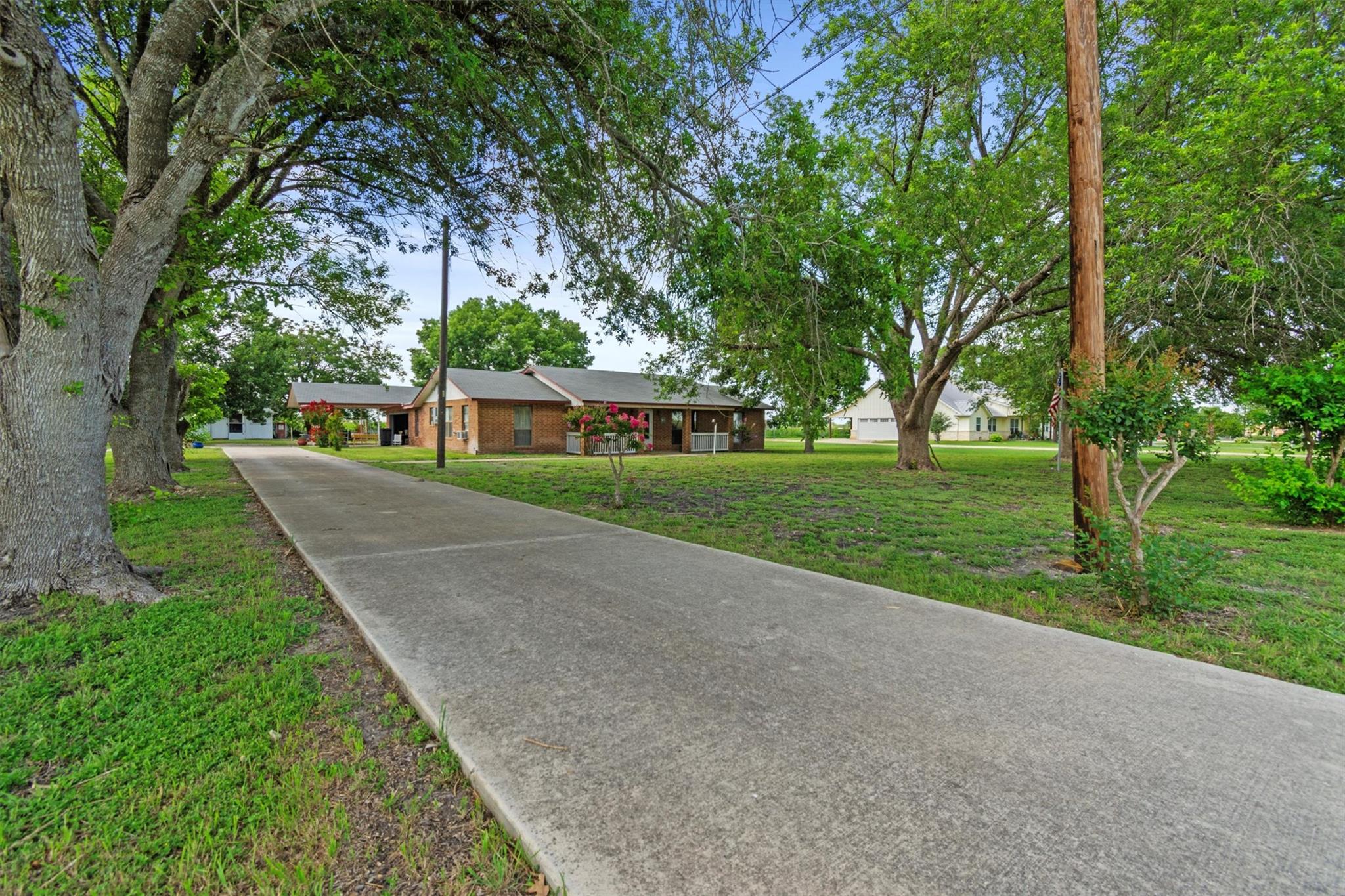 2080 Allison Rd, Martindale, TX 78655
