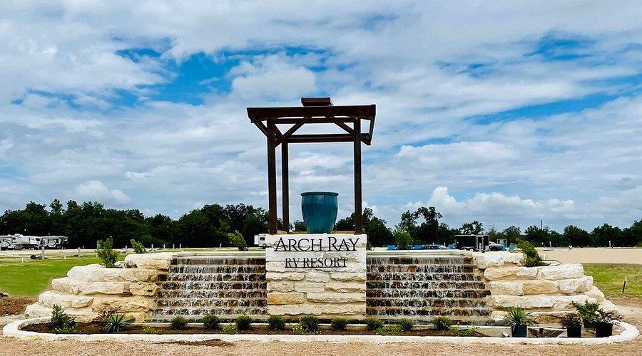 97 Arch Ray Loop, Fredericksburg, TX 78624