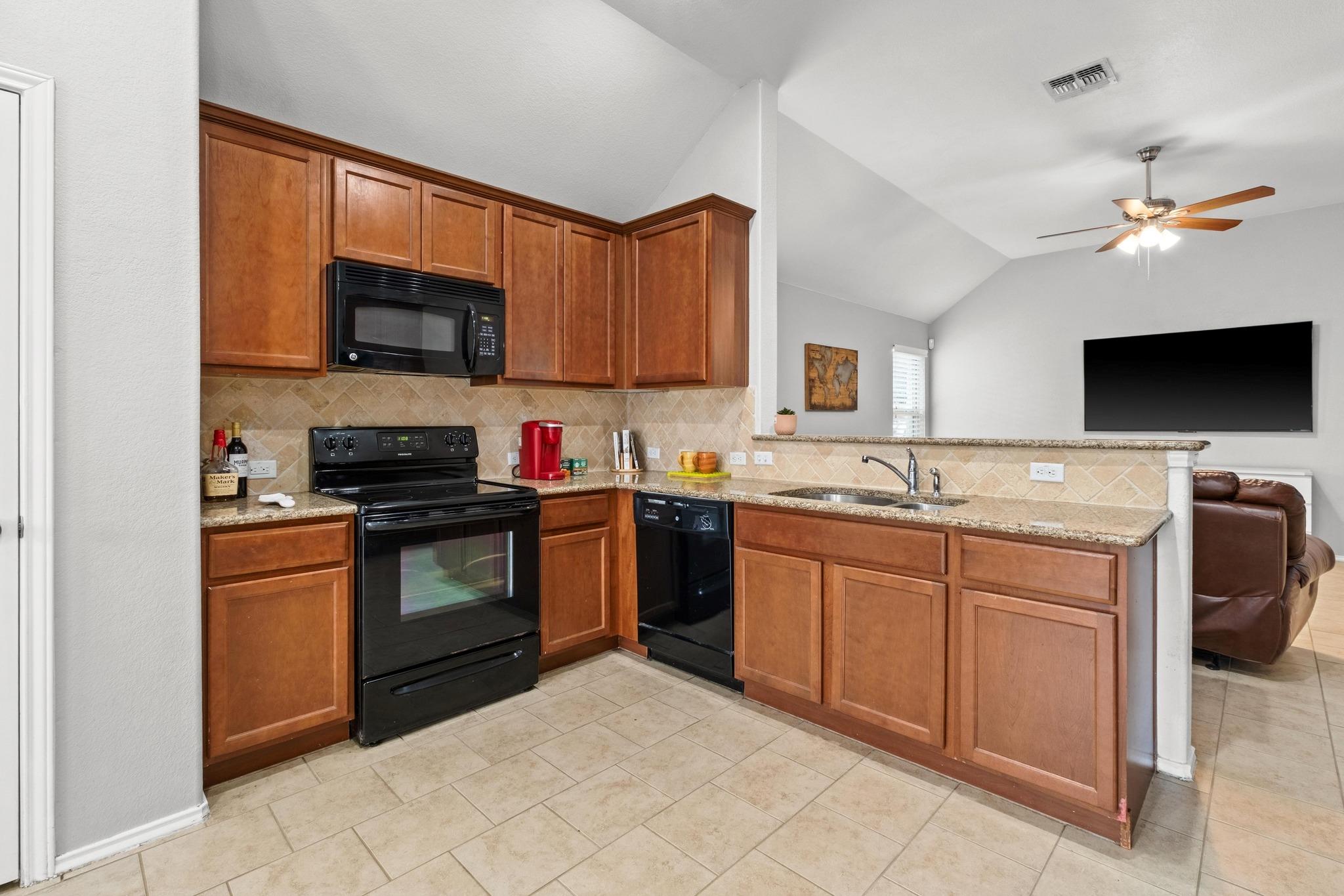 160 Vermilion Marble Trl, Buda, TX 78610