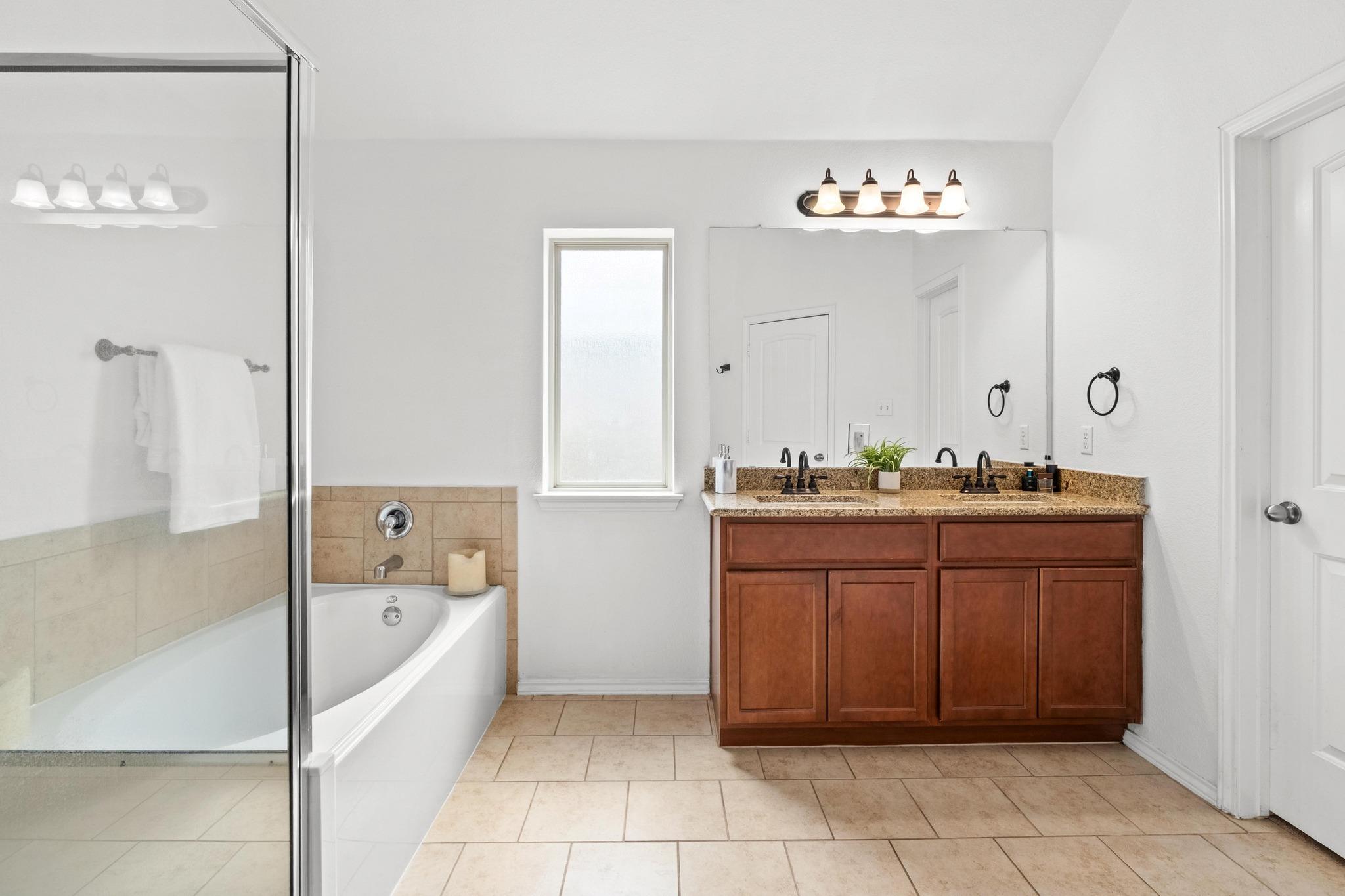 160 Vermilion Marble Trl, Buda, TX 78610