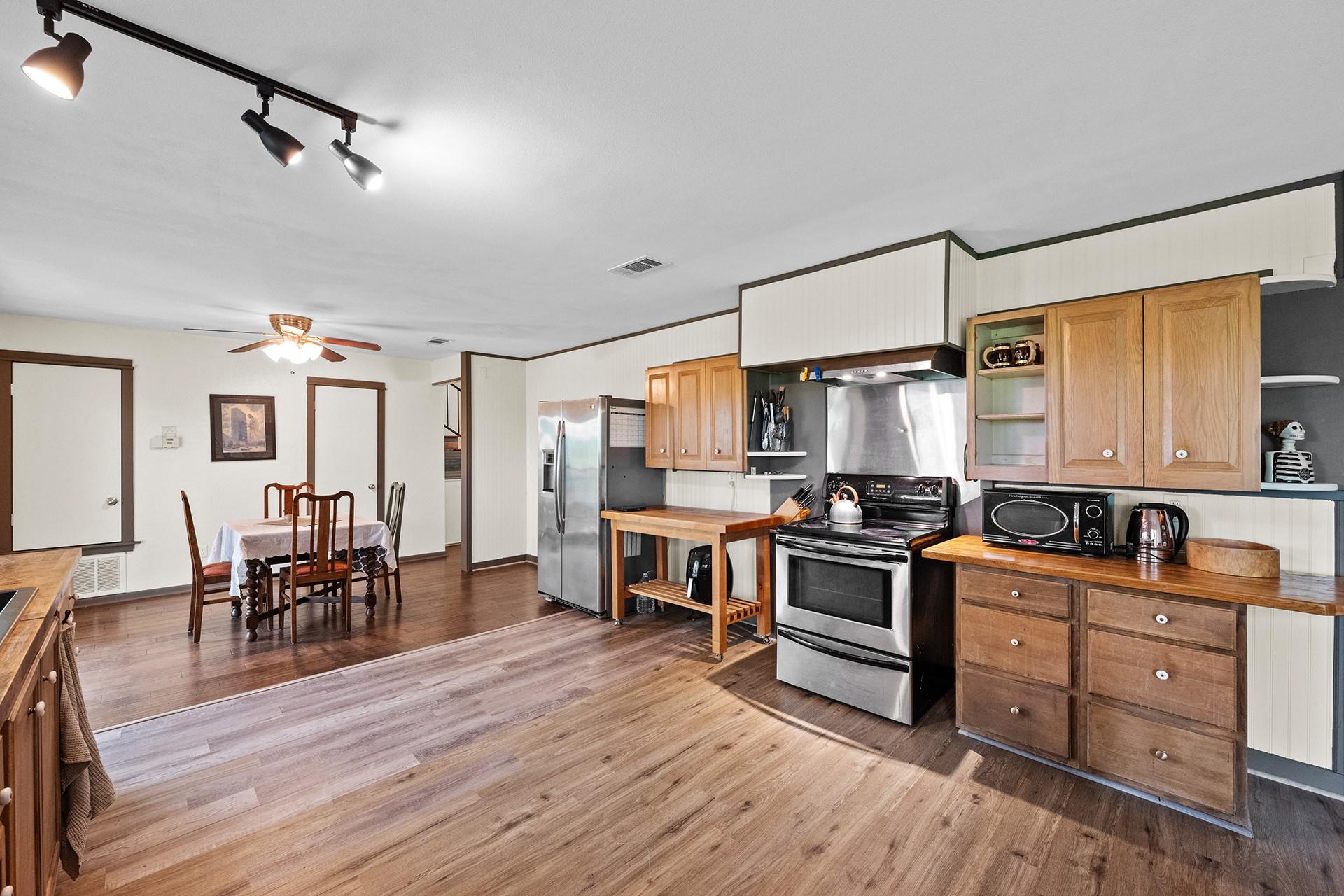 402 Bear Canyon Dr, Manchaca, TX 78652