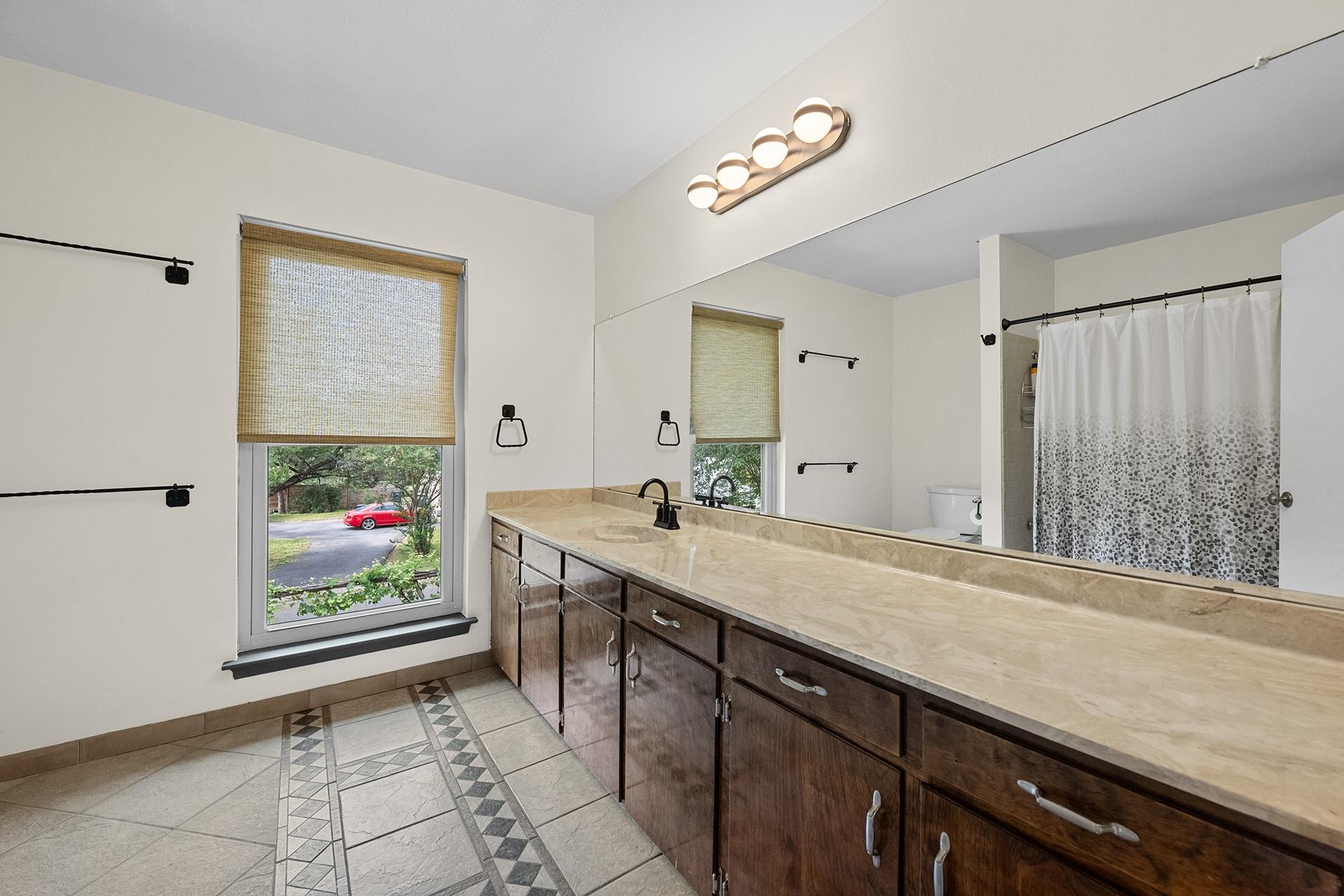 402 Bear Canyon Dr, Manchaca, TX 78652
