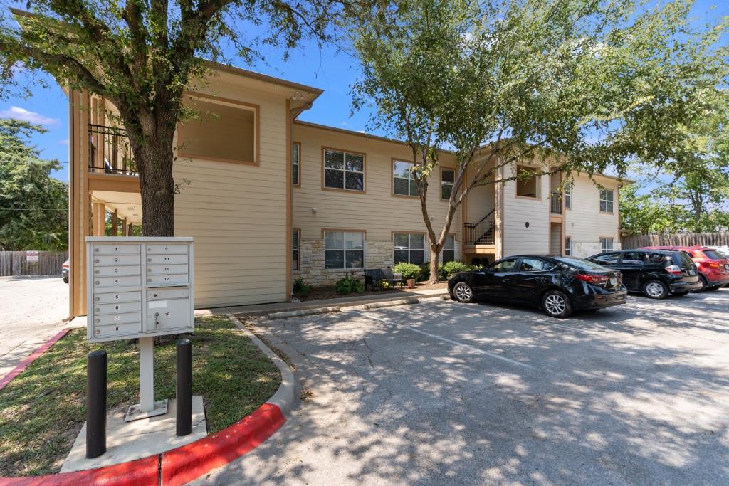 2106 Cullen Ave # 206, Austin, TX 78757